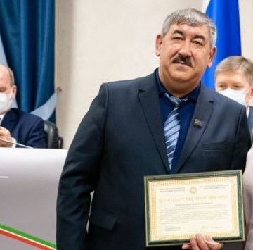 Ветераны Нурлатского АТП в месяц Рамадан получили от Идриса Каримова подписку на районную газету