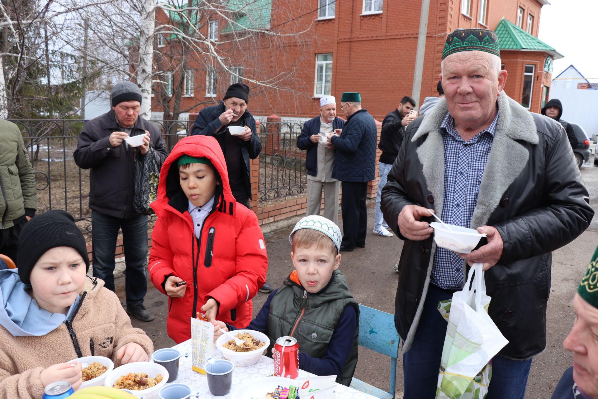 В мечетях Нурлатского района прошло праздничное богослужение