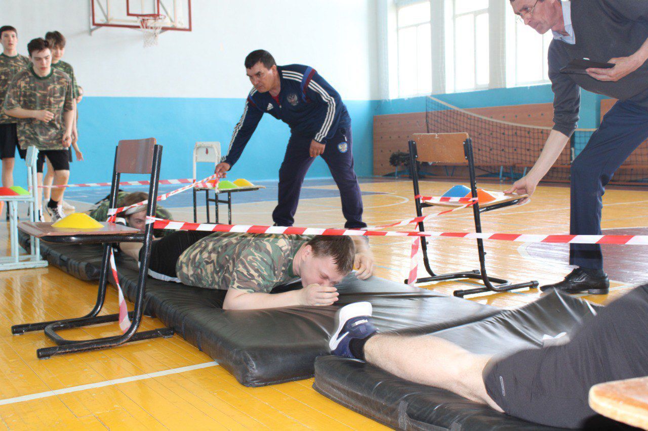 На базе Нурлатской гимназии состоялся муниципальный этап военно-патриотической игры «Зарница 2.0»