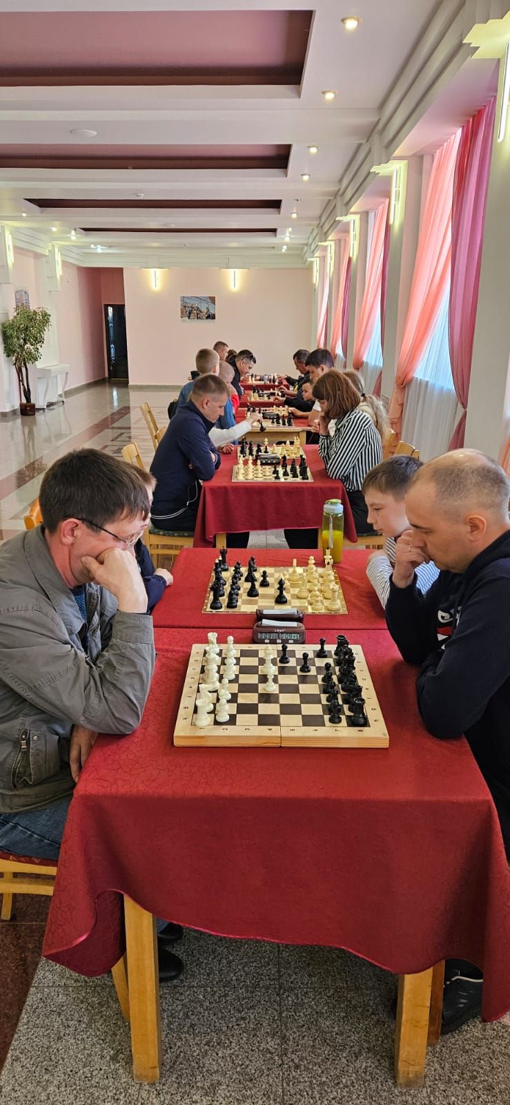 В Нурлате шахматный турнир, посвященный Году семьи, объединил поколения