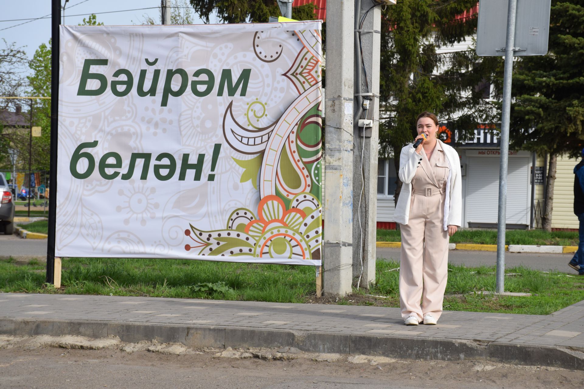 Ярмарка в Нурлате: свежие огурцы из теплицы, разноцветные яйца, живая рыба…