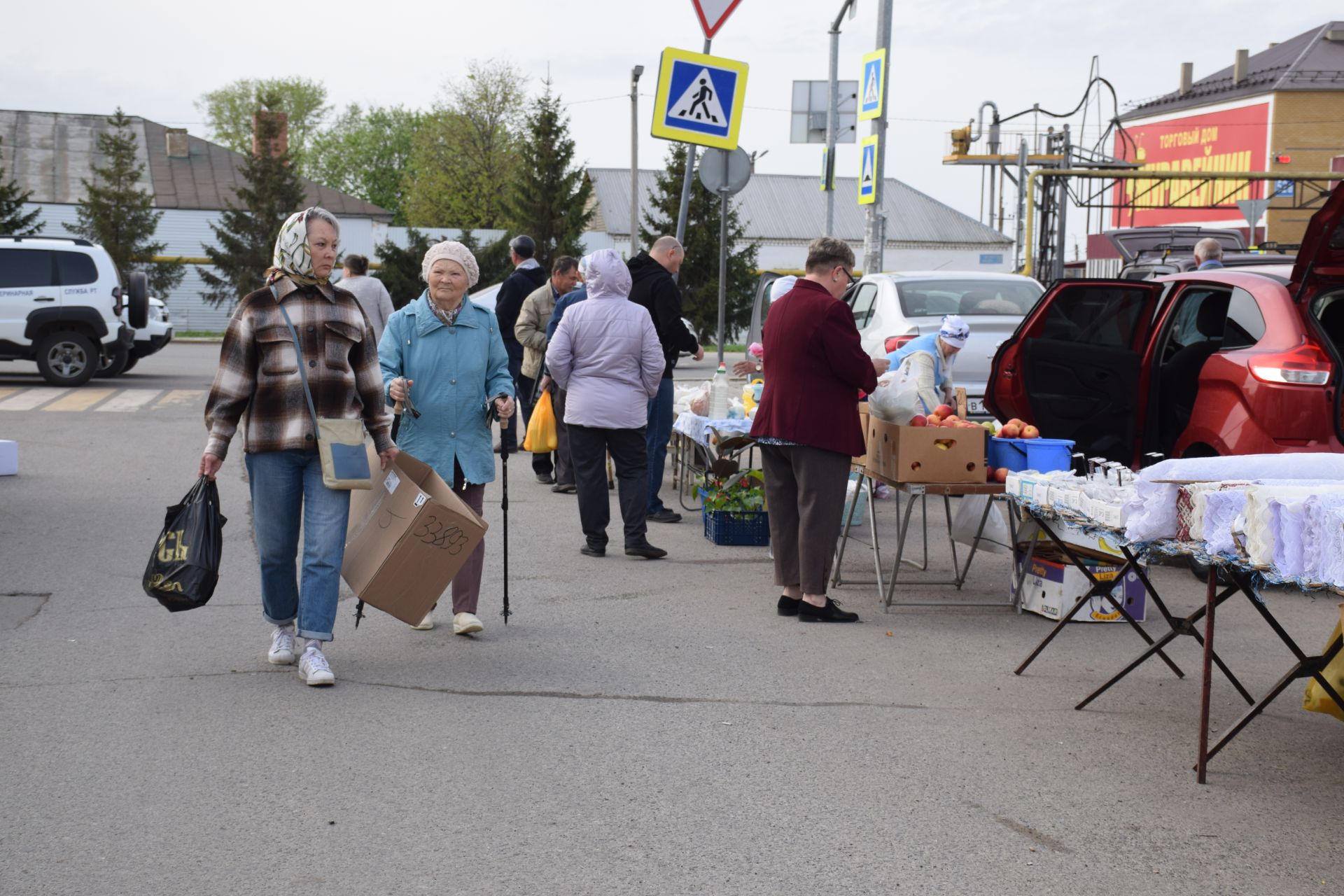 Ярмарка в Нурлате: свежие огурцы из теплицы, разноцветные яйца, живая рыба…  | 27.04.2024 | Нурлат - БезФормата