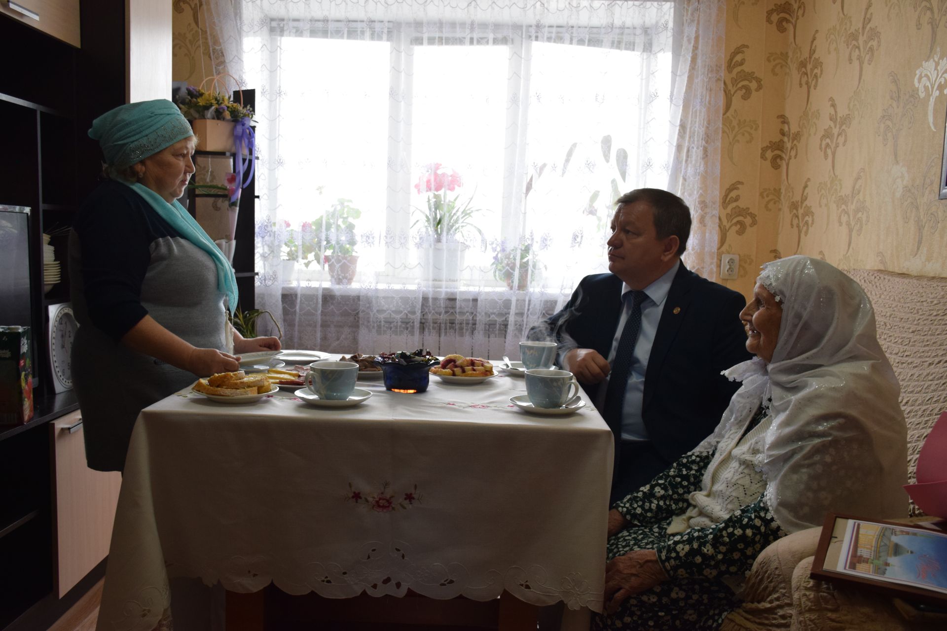 Жительница Нурлата Сакибя Минабутдинова отмечает 95-летний юбилей