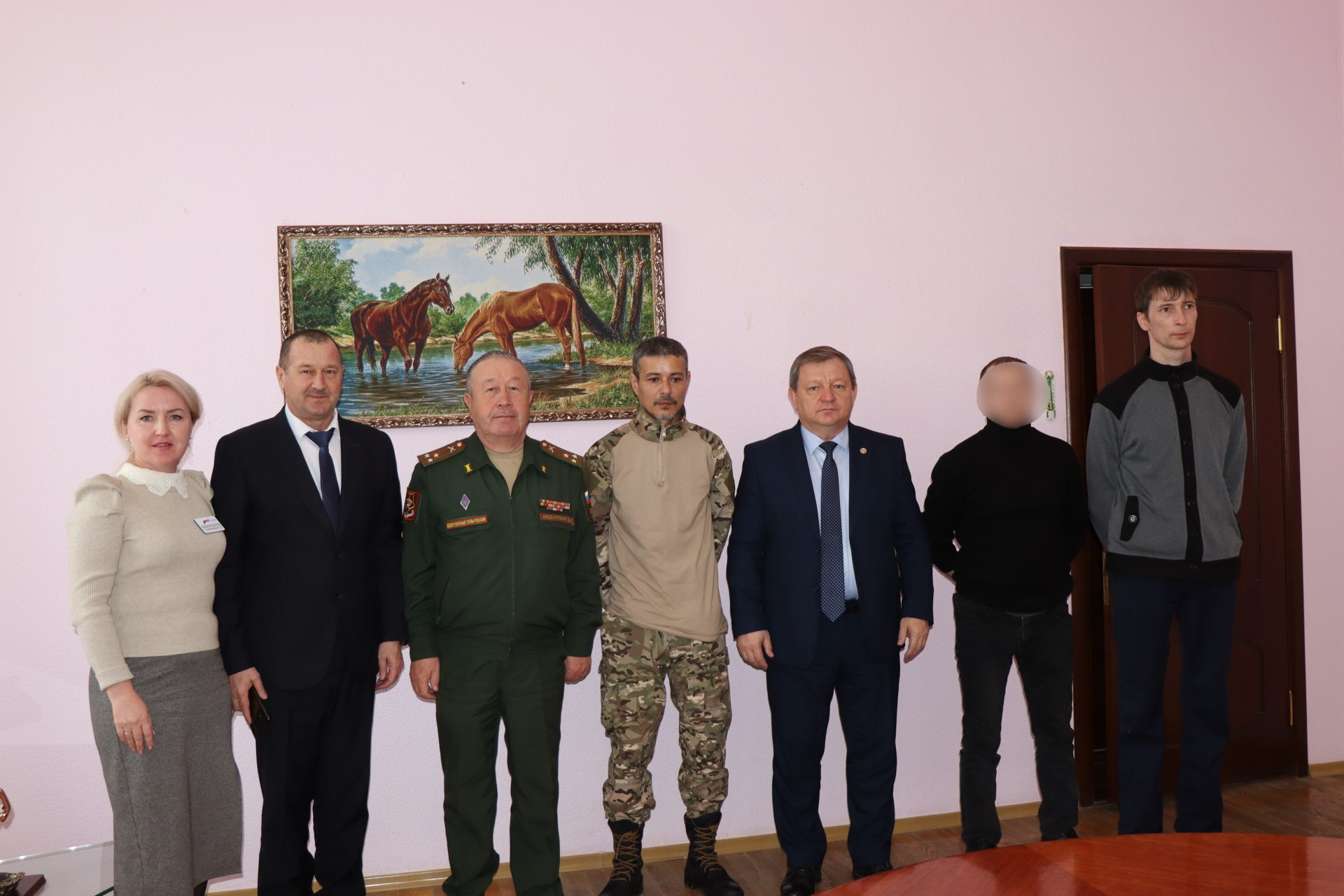 Глава Нурлатского района встретился с земляками - участниками СВО