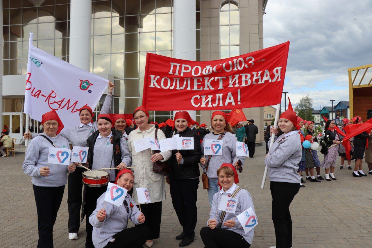 В Нурлате возобновили традицию проводить первомайский праздничный парад |  01.05.2024 | Нурлат - БезФормата