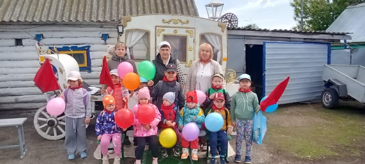 В селе Чулпаново Нурлатского малыши посетили краеведческий музей Насыбуллиных