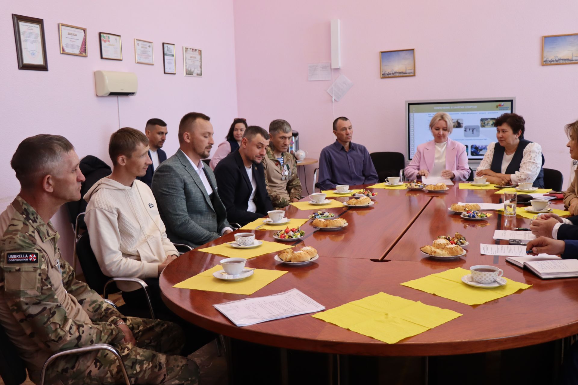 Нурлатские ветераны СВО встретились с Гузель Удачиной