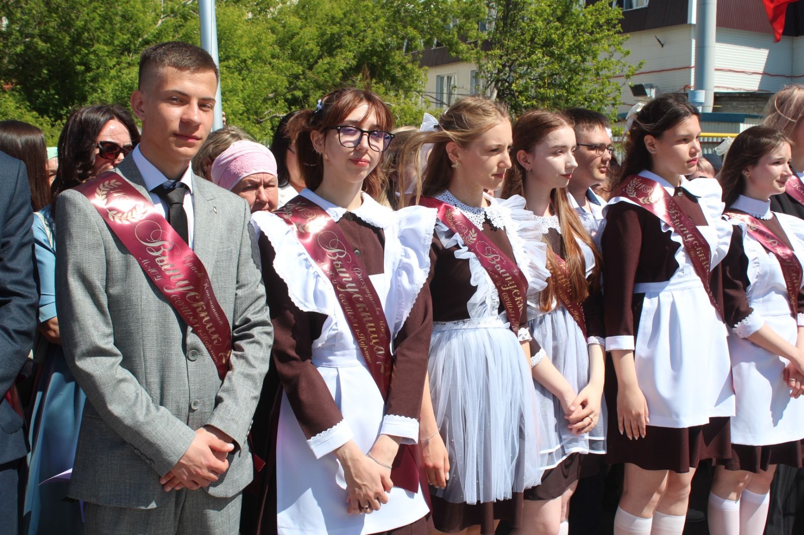 В городской школе №1 города Нурлат в этом году 60-ый юбилейный выпуск (фоторепортаж)