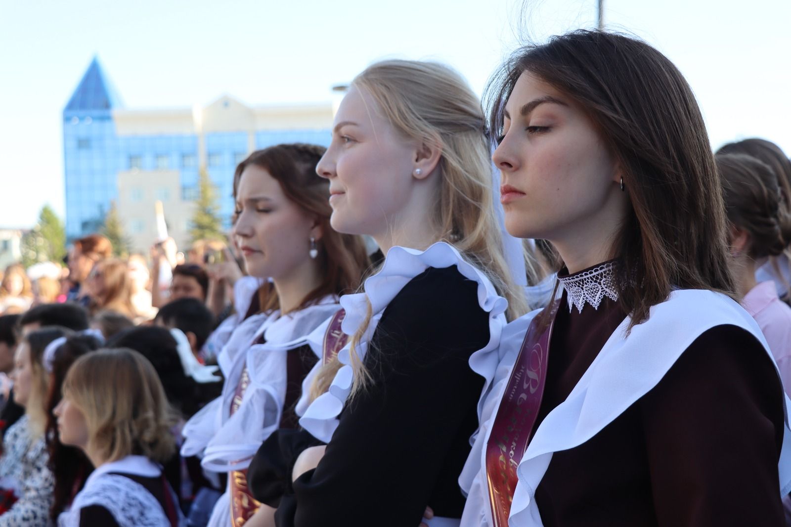 В Нурлате выпускники соревновались в битве флешмобов (фоторепортаж)