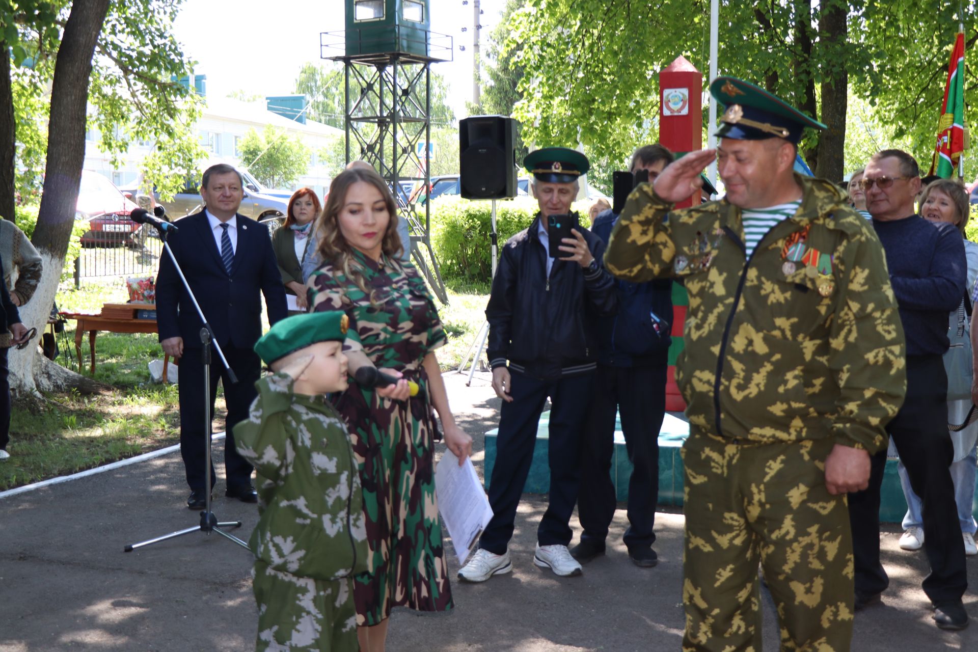 Нурлатцы, в разные годы охранявшие рубежи Родины, отмечают День пограничника (фоторепортаж)