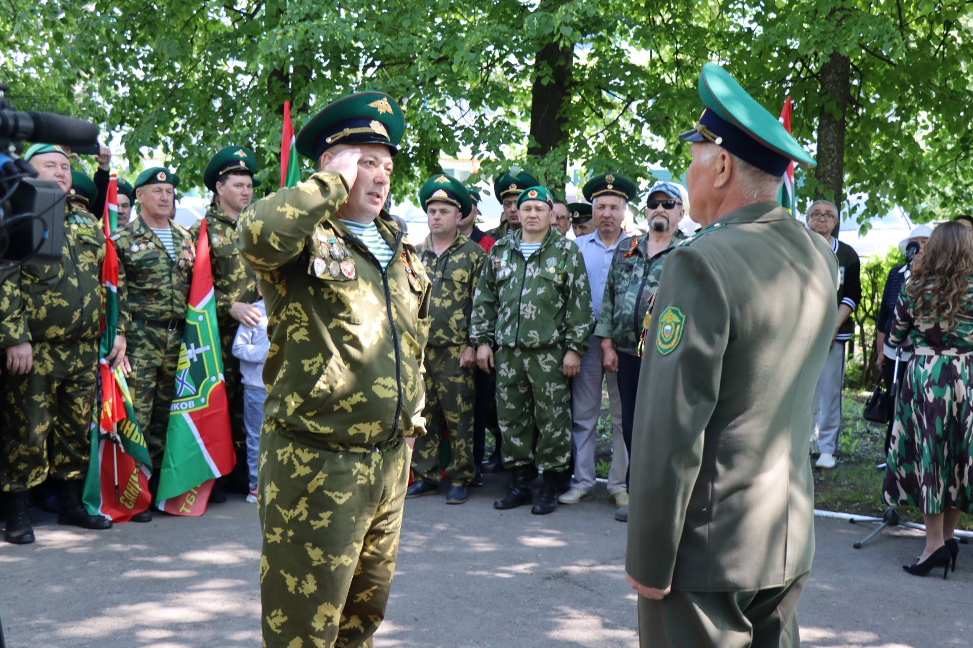 Нурлатцы, в разные годы охранявшие рубежи Родины, отмечают День пограничника (фоторепортаж)