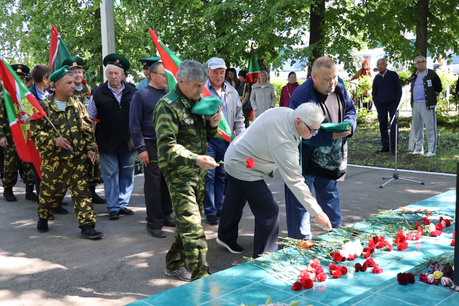 Нурлатцы, в разные годы охранявшие рубежи Родины, отмечают День пограничника (фоторепортаж)