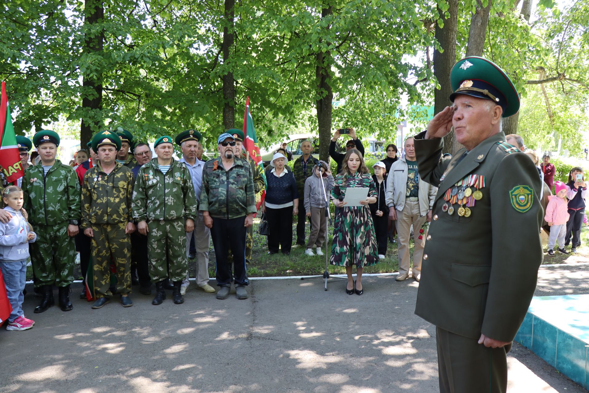 Нурлатцы, в разные годы охранявшие рубежи Родины, отмечают День пограничника (фоторепортаж)