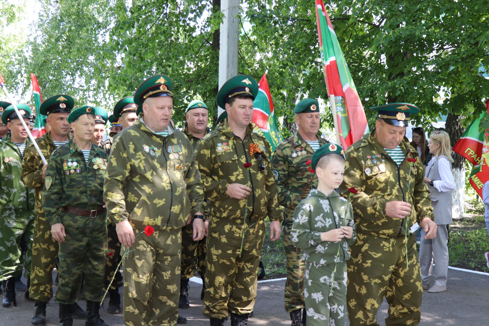 Нурлатцы, в разные годы охранявшие рубежи Родины, отмечают День пограничника (фоторепортаж)