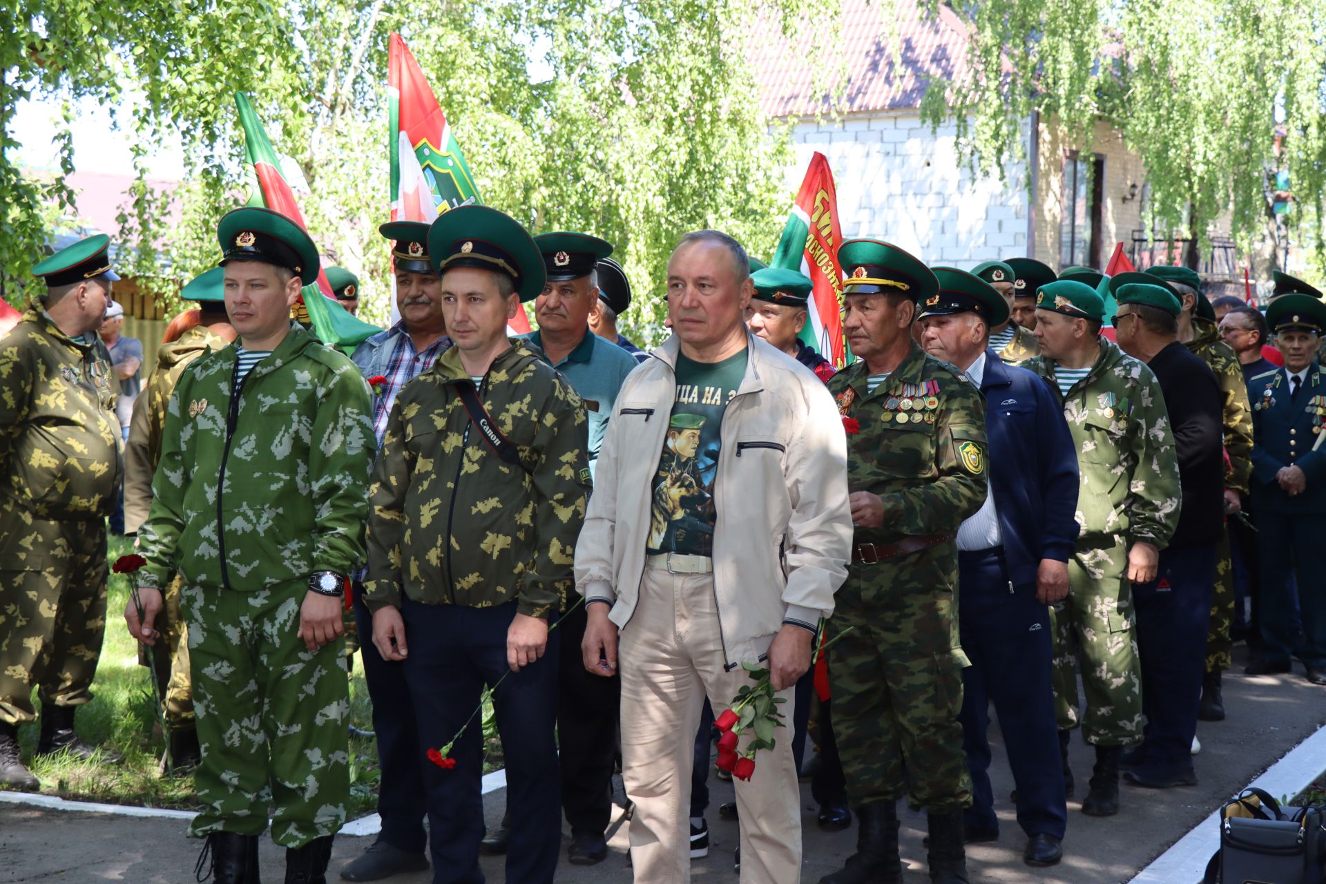 Нурлатцы, в разные годы охранявшие рубежи Родины, отмечают День пограничника (фоторепортаж)