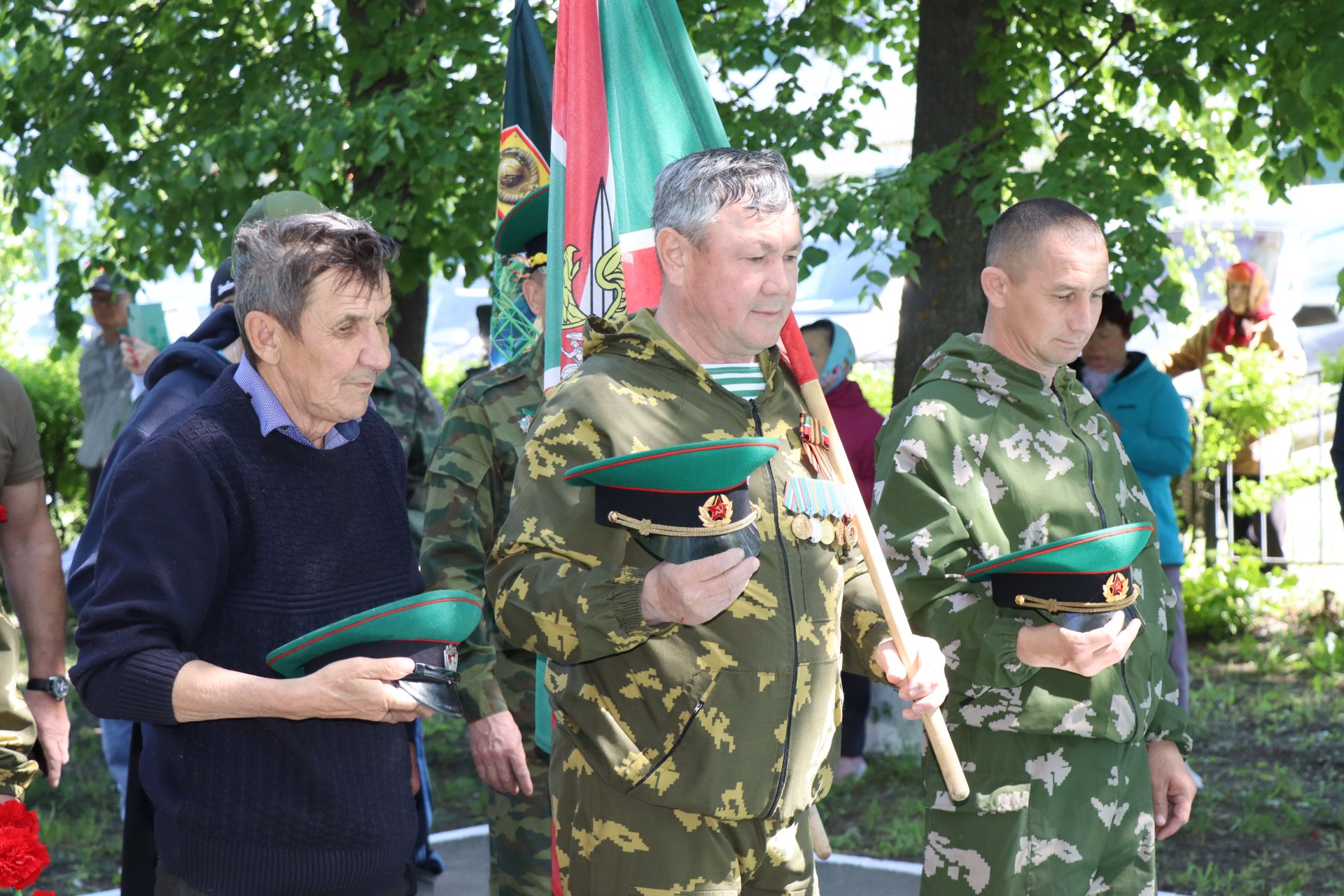 Нурлатцы, в разные годы охранявшие рубежи Родины, отмечают День пограничника (фоторепортаж)