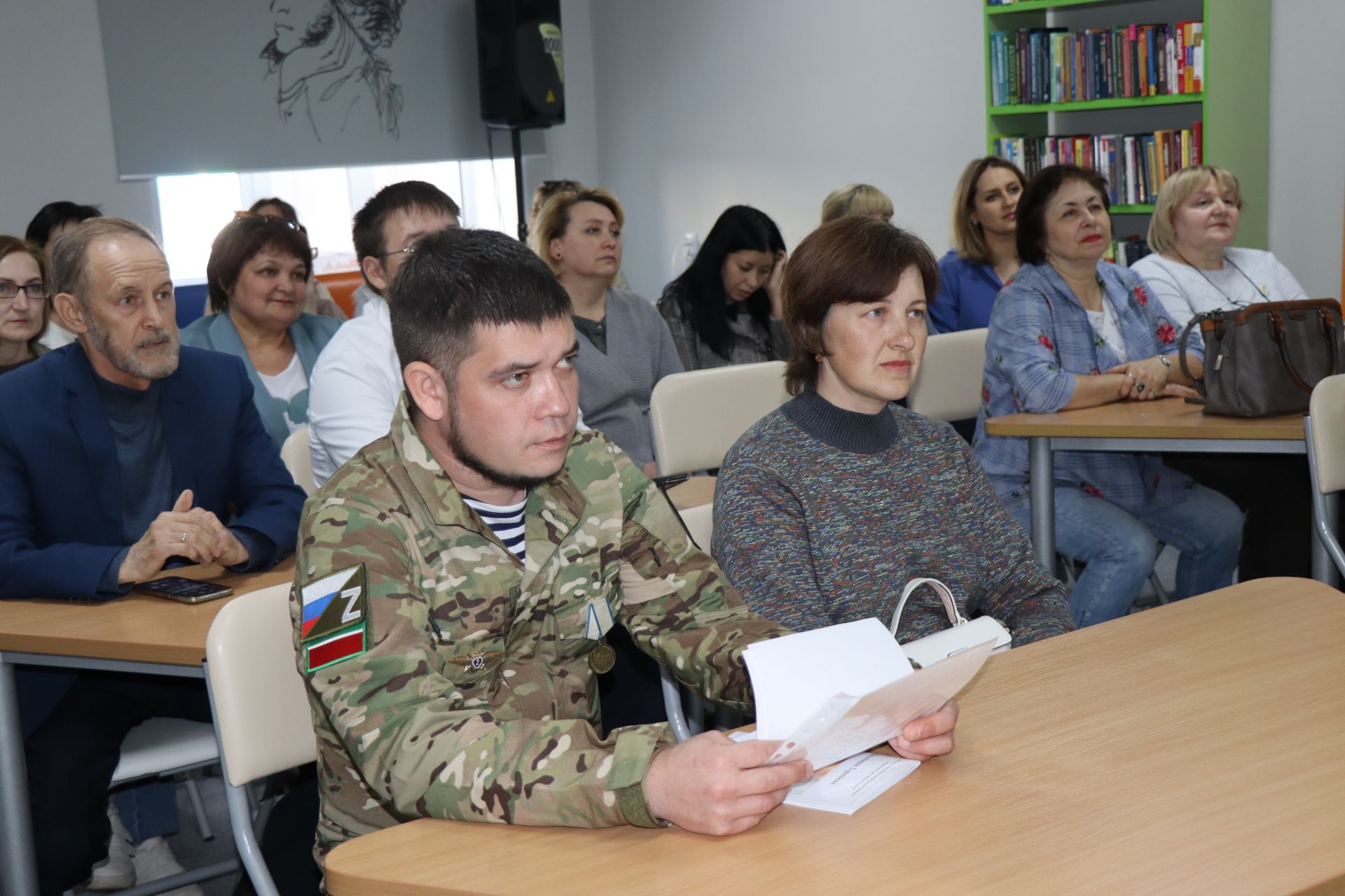 Гостем литературно-поэтического вечера в Нурлате стал участник СВО |  28.05.2024 | Нурлат - БезФормата