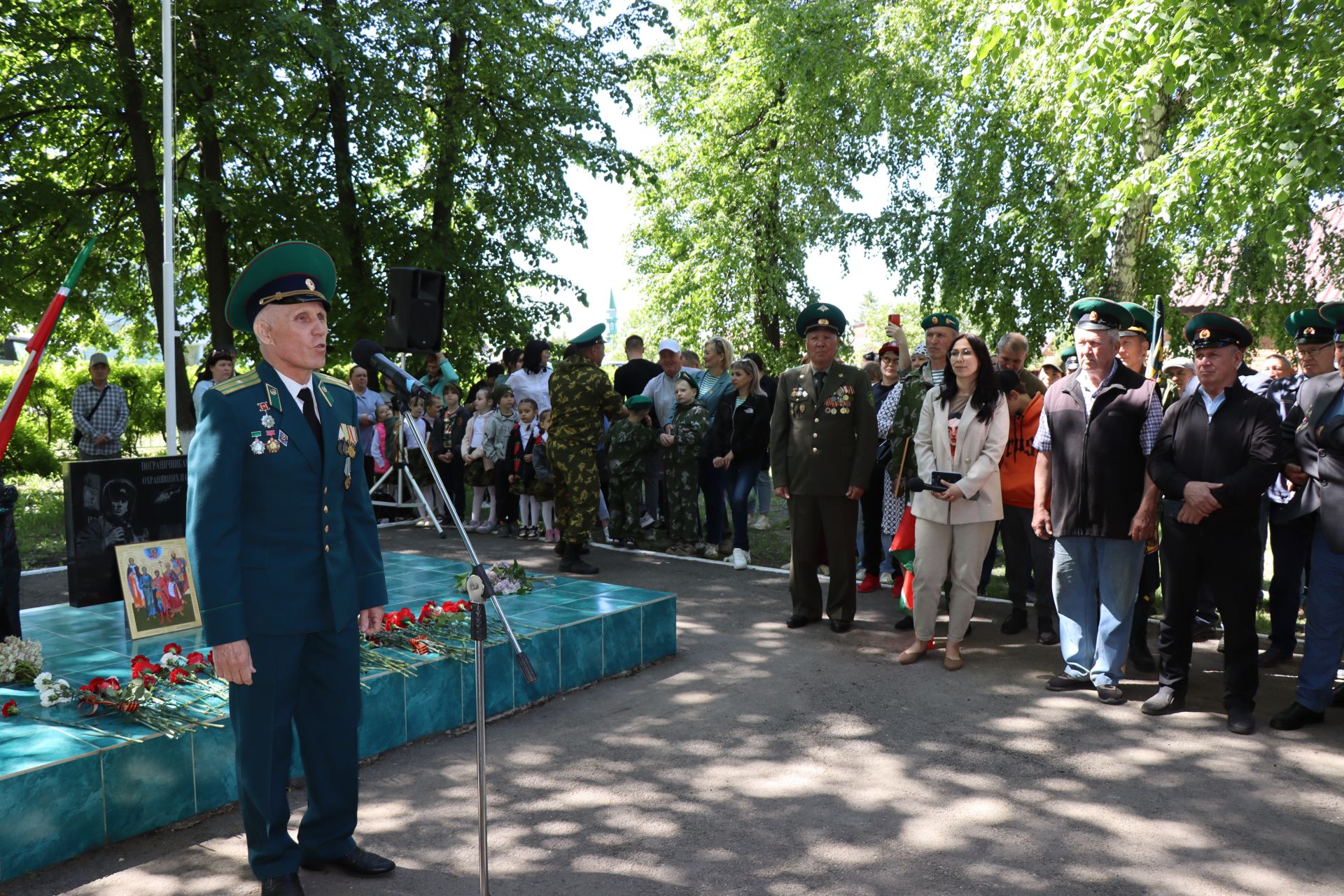 Нурлатцы, в разные годы охранявшие рубежи Родины, отмечают День пограничника (фоторепортаж)