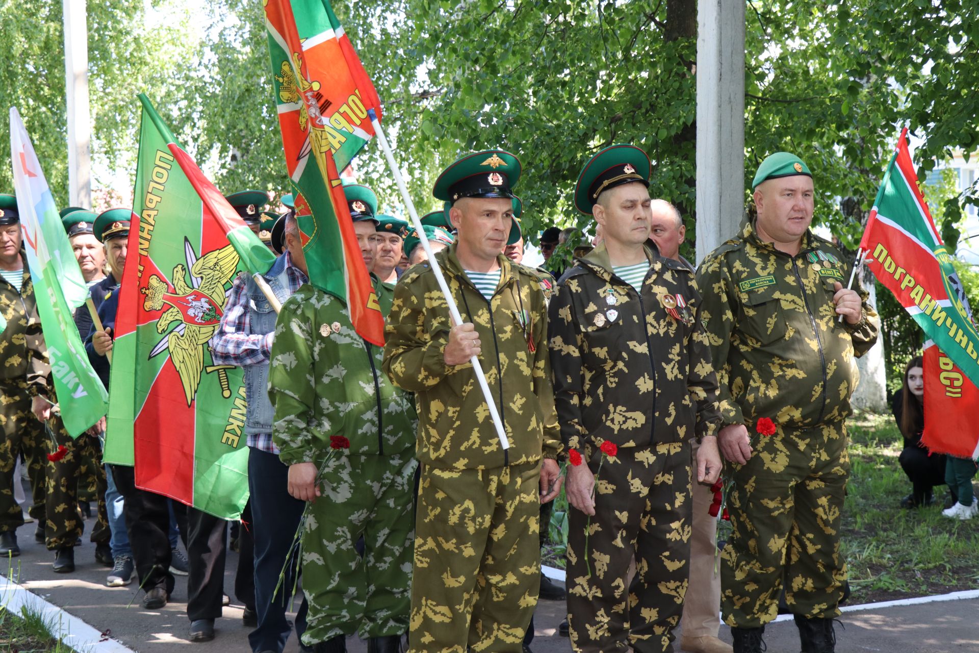 Нурлатцы, в разные годы охранявшие рубежи Родины, отмечают День пограничника (фоторепортаж)