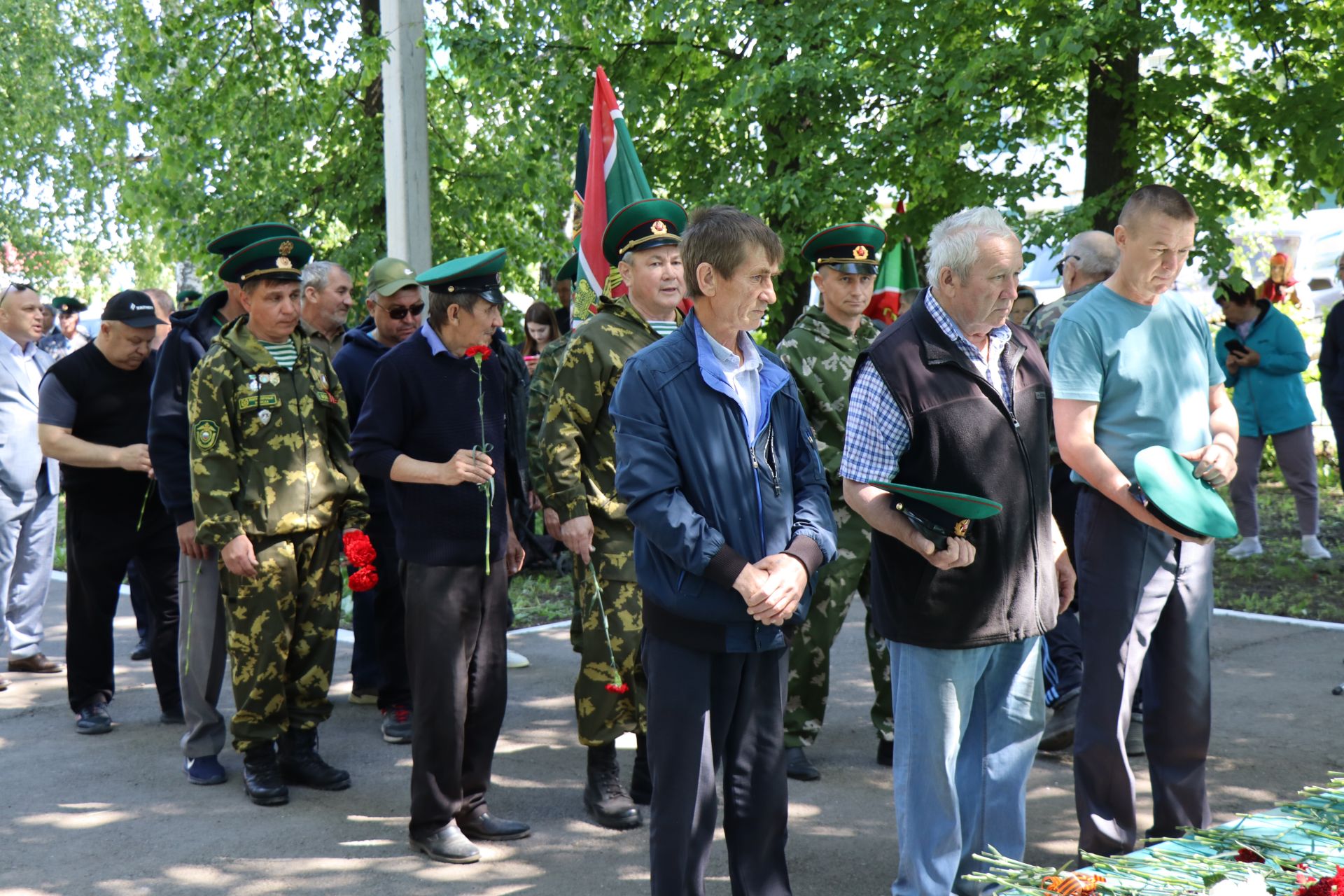 Нурлатцы, в разные годы охранявшие рубежи Родины, отмечают День пограничника (фоторепортаж)