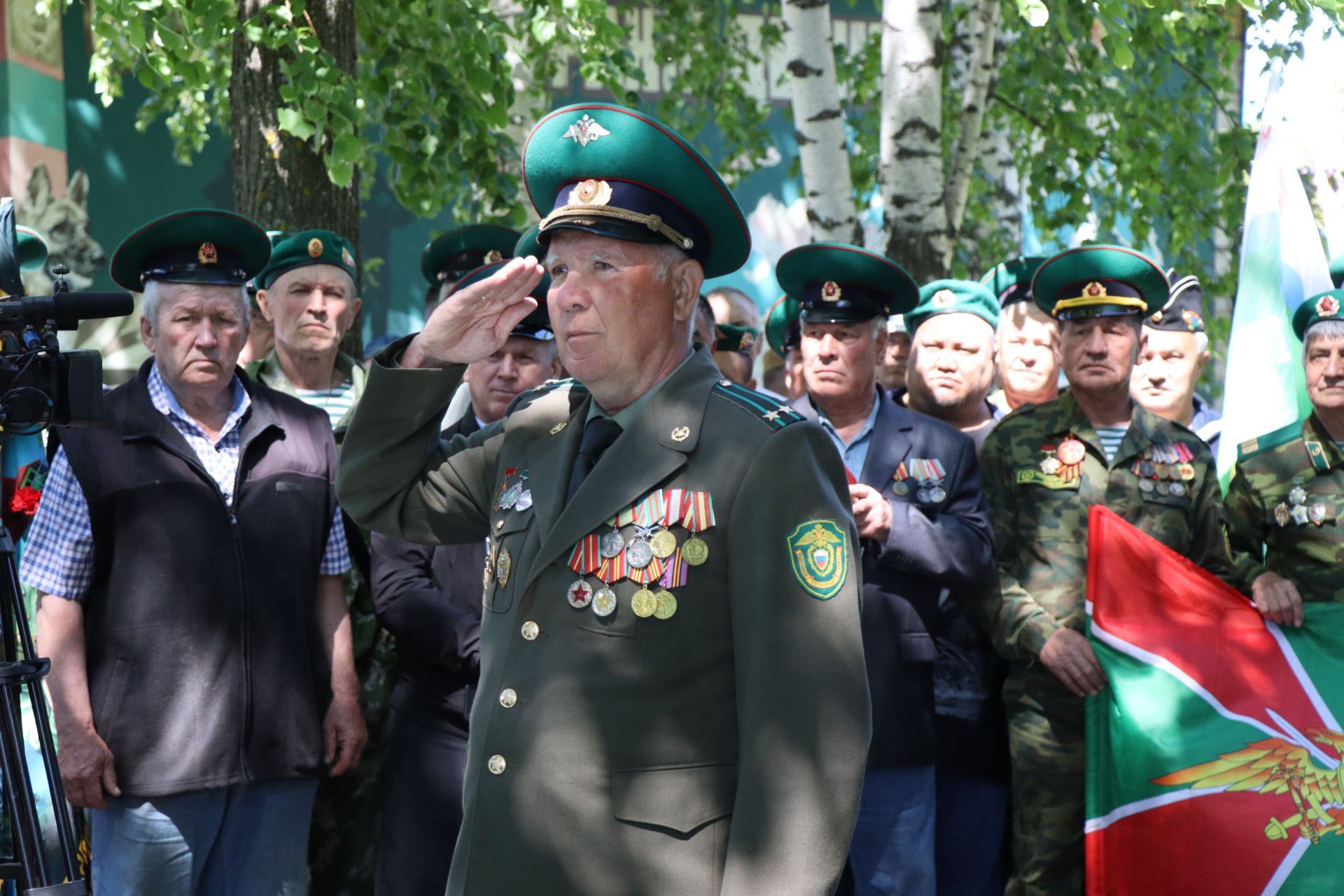 Нурлатцы, в разные годы охранявшие рубежи Родины, отмечают День пограничника (фоторепортаж)