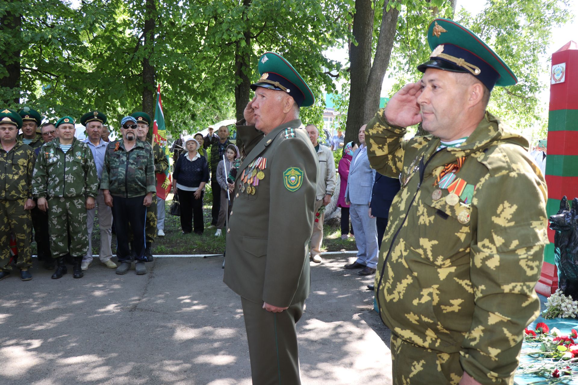 Нурлатцы, в разные годы охранявшие рубежи Родины, отмечают День пограничника (фоторепортаж)