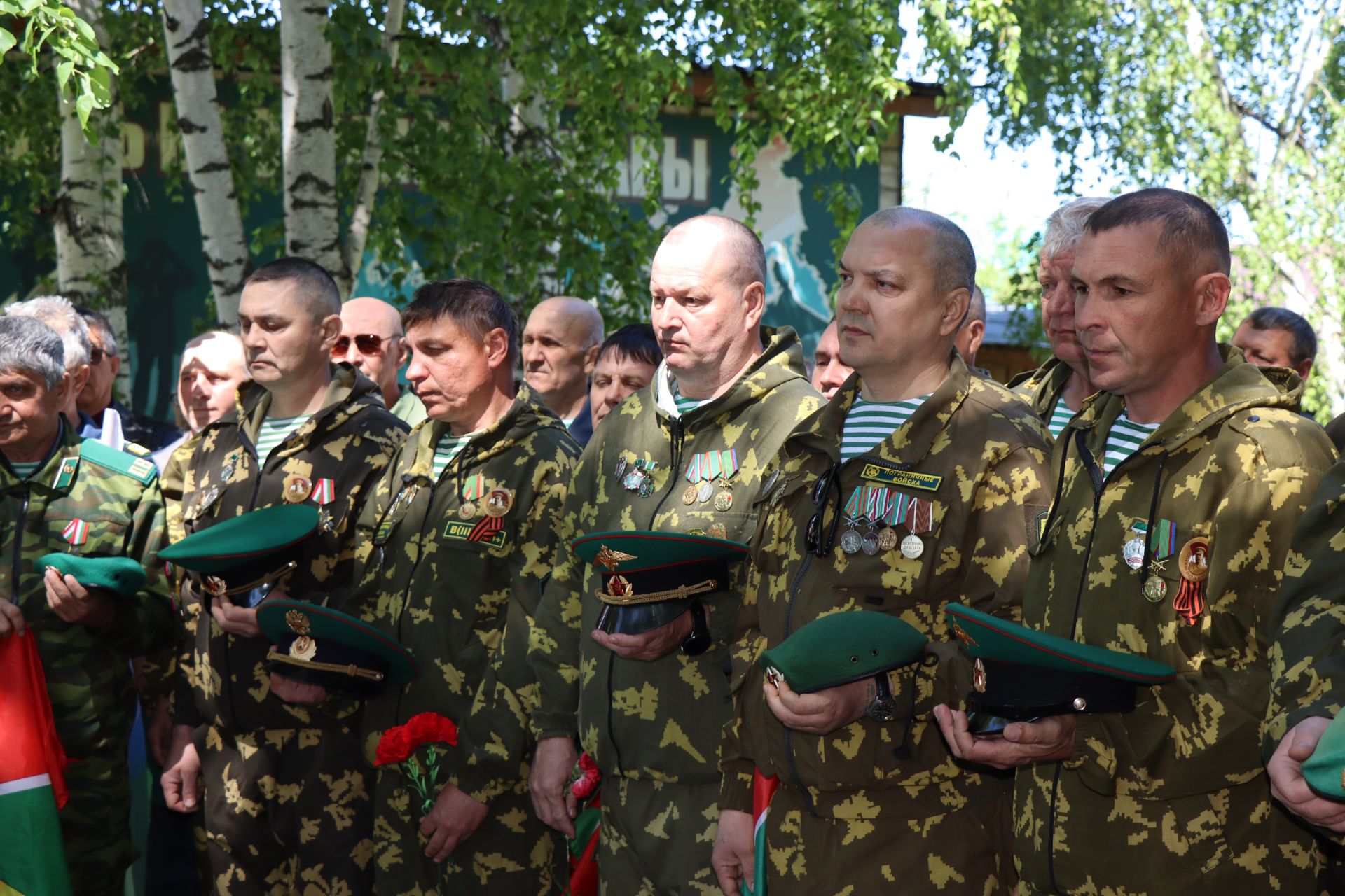 Нурлатцы, в разные годы охранявшие рубежи Родины, отмечают День пограничника (фоторепортаж)