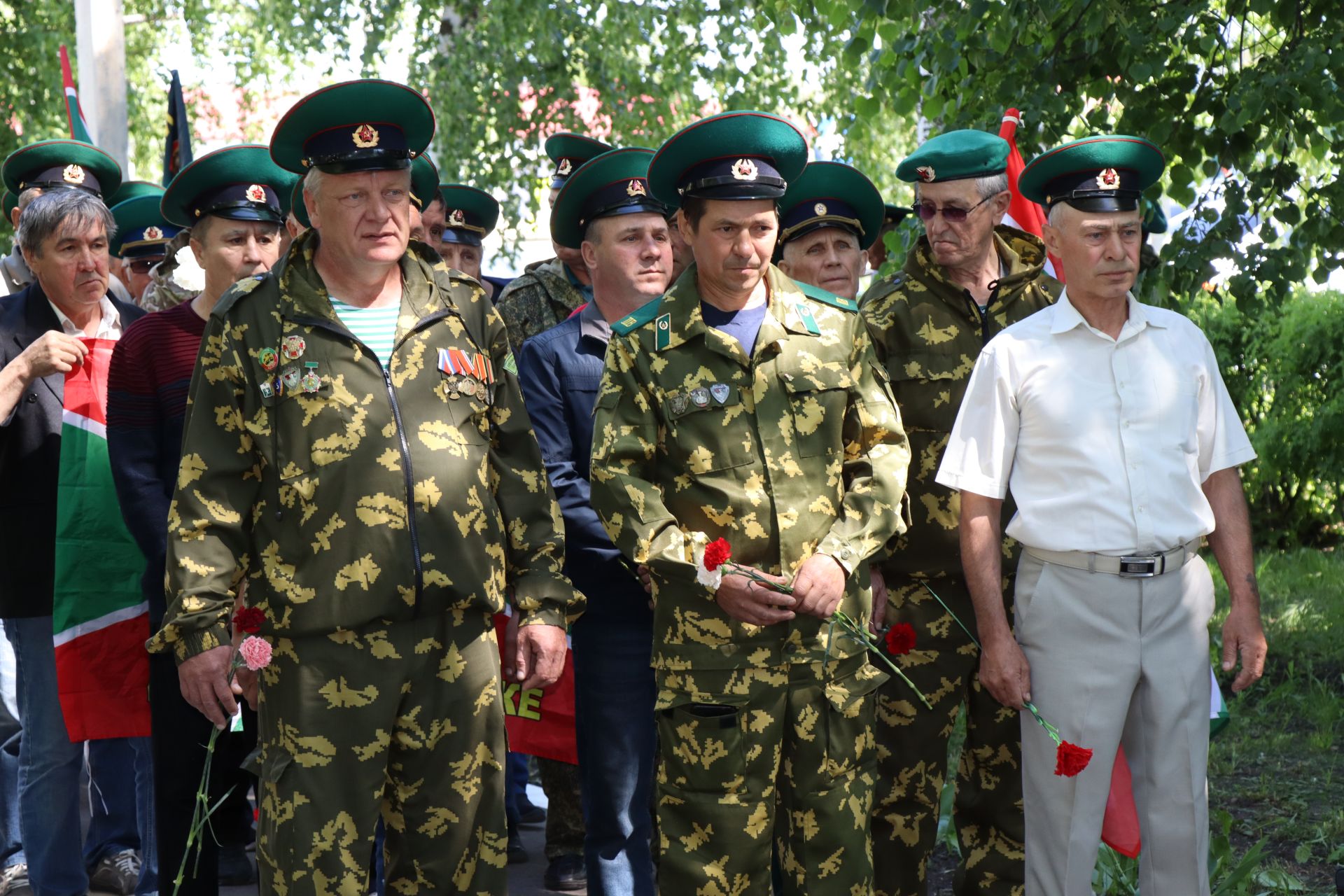 Нурлатцы, в разные годы охранявшие рубежи Родины, отмечают День пограничника (фоторепортаж)