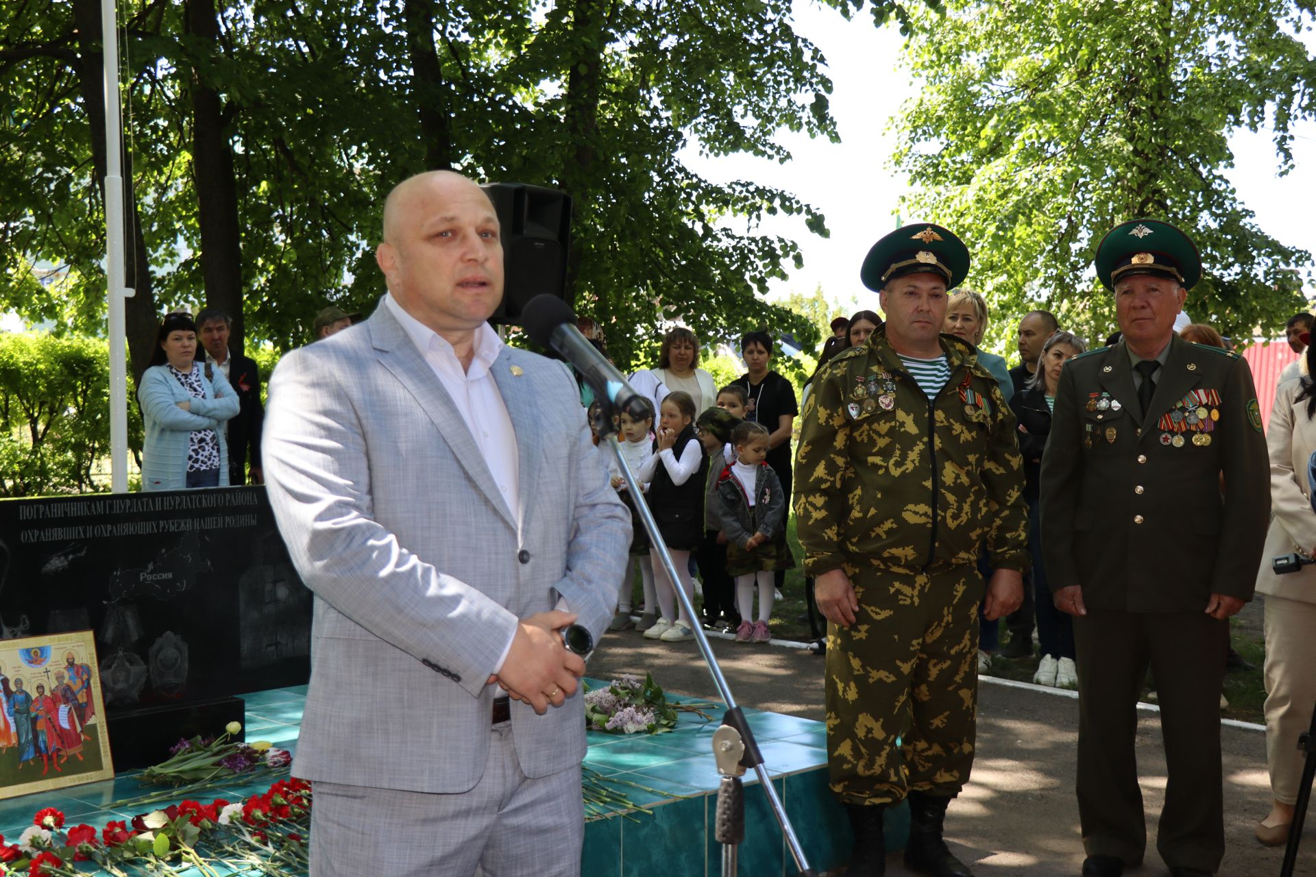 Нурлатцы, в разные годы охранявшие рубежи Родины, отмечают День пограничника (фоторепортаж)