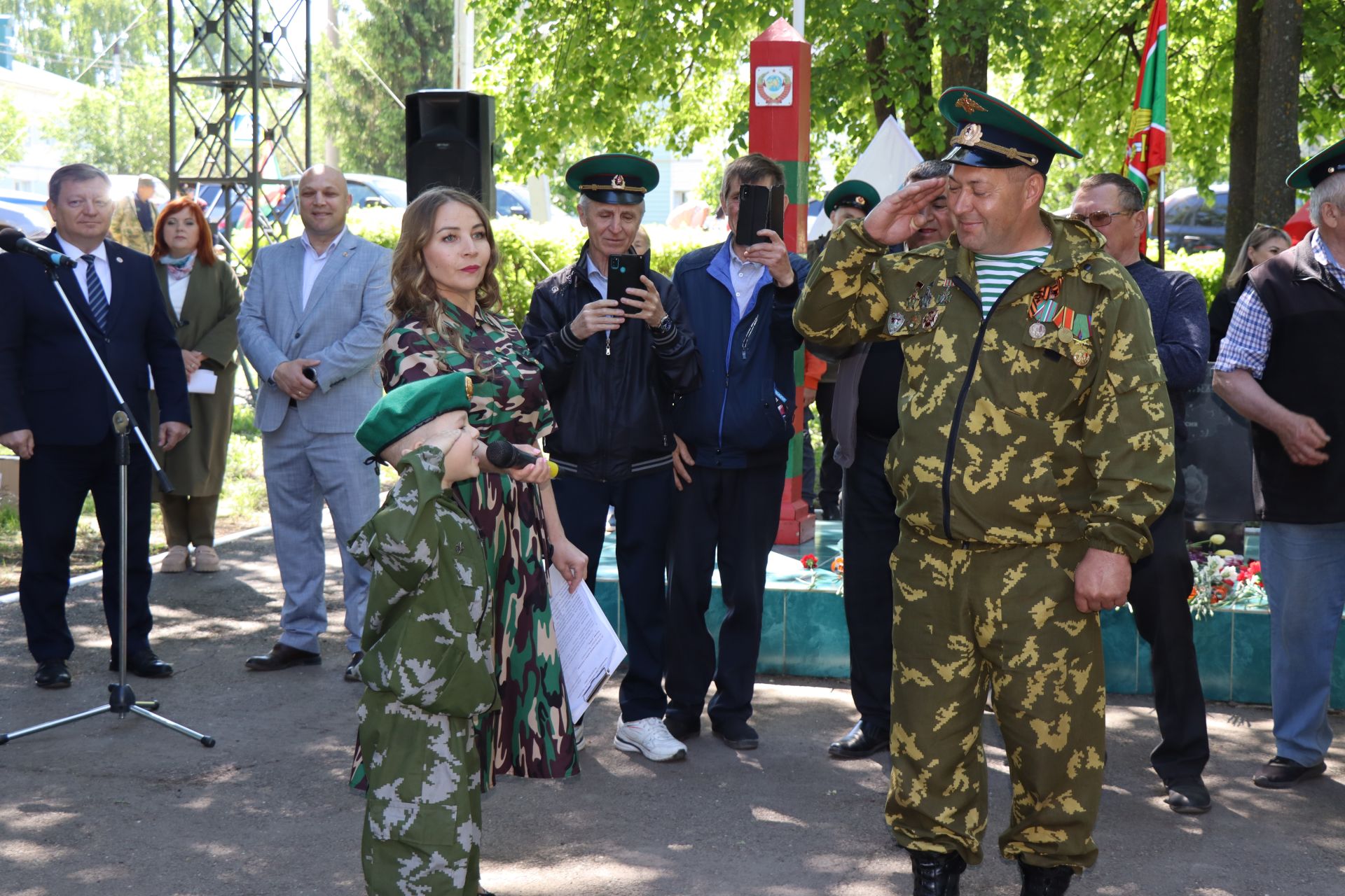 Нурлатцы, в разные годы охранявшие рубежи Родины, отмечают День пограничника (фоторепортаж)