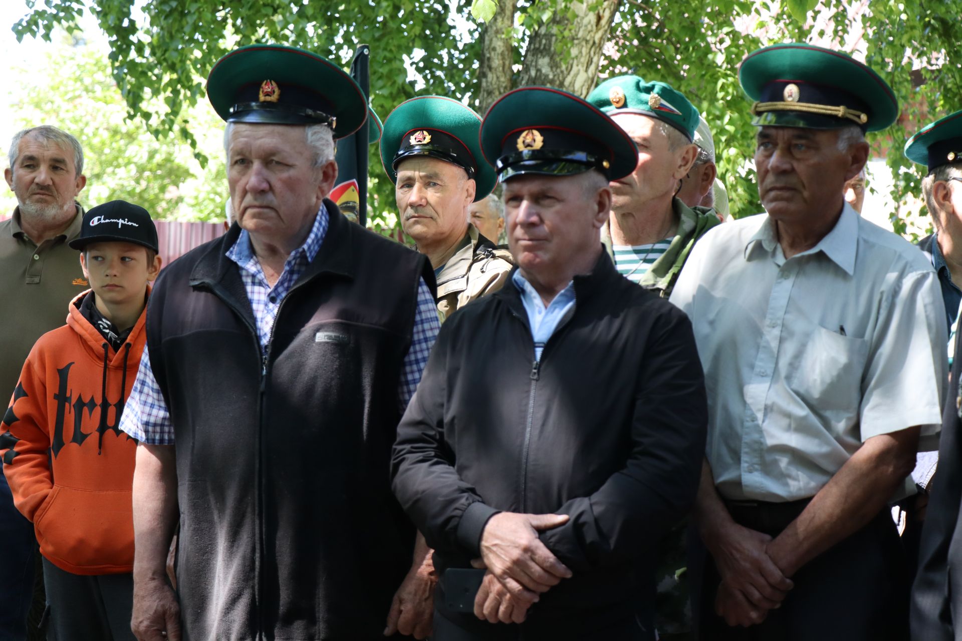 Нурлатцы, в разные годы охранявшие рубежи Родины, отмечают День пограничника (фоторепортаж)