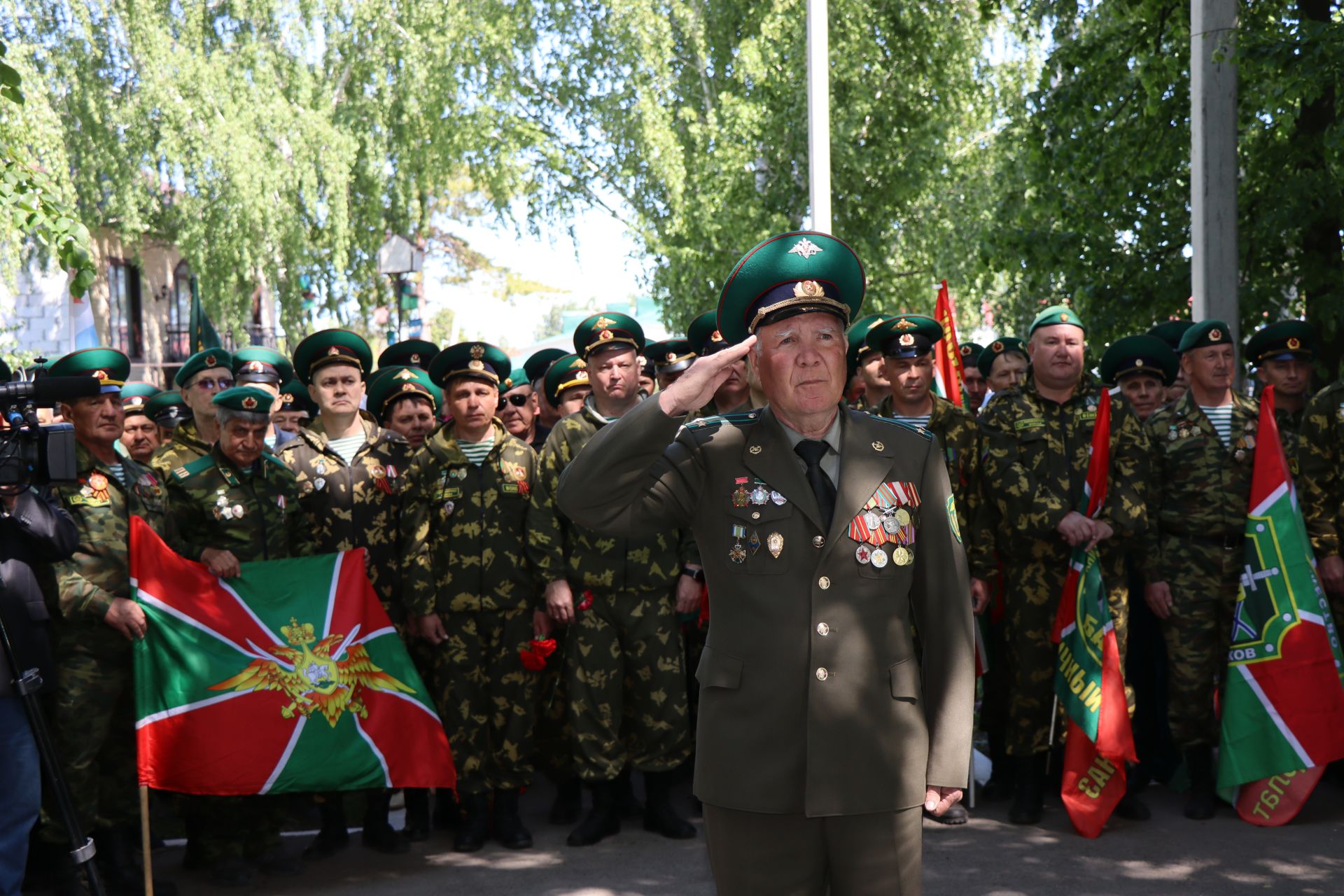 Нурлатцы, в разные годы охранявшие рубежи Родины, отмечают День пограничника (фоторепортаж)