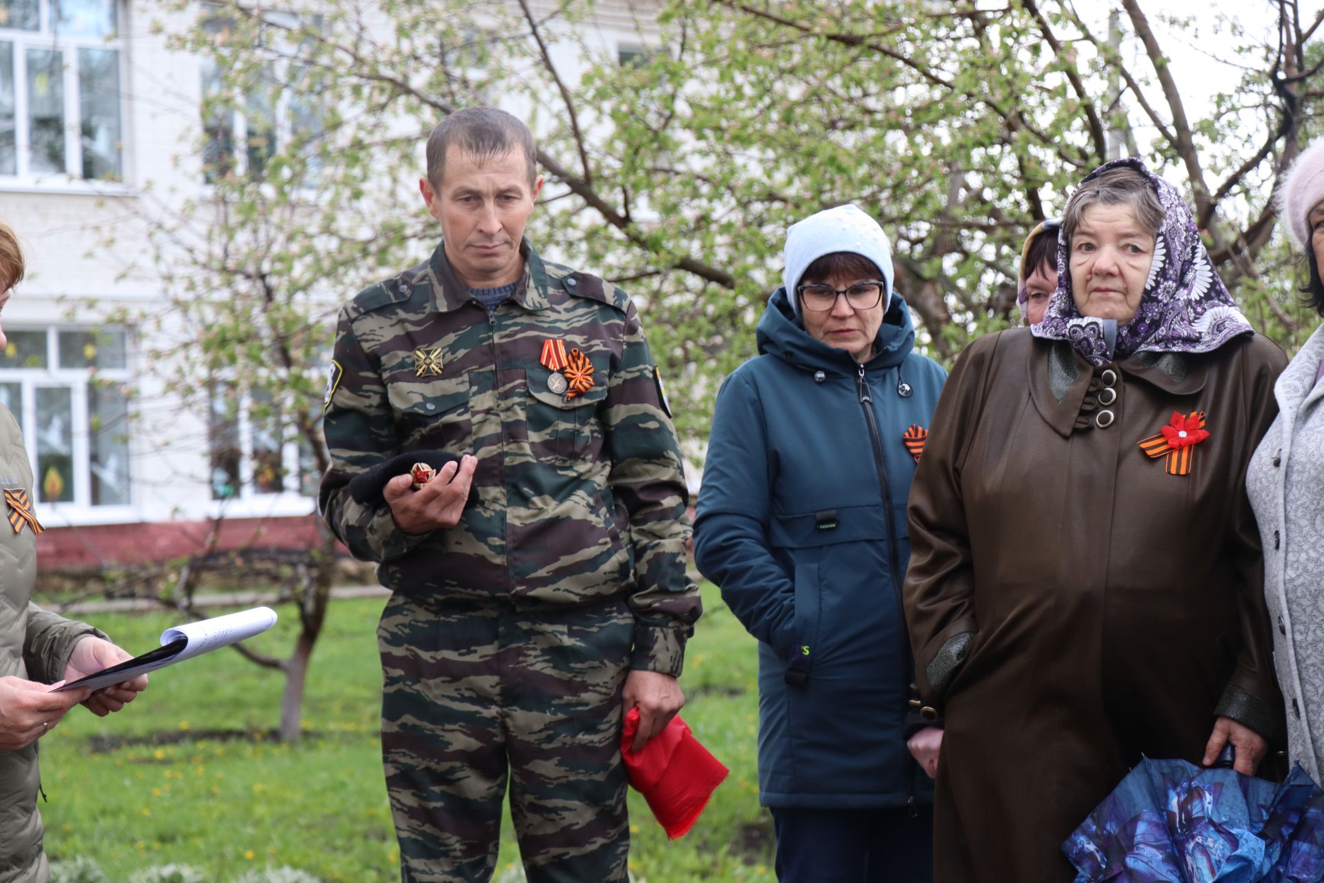 На здании школы имени Героя Советского Союза в Караульной Горе установили памятную доску Герою нашего времени