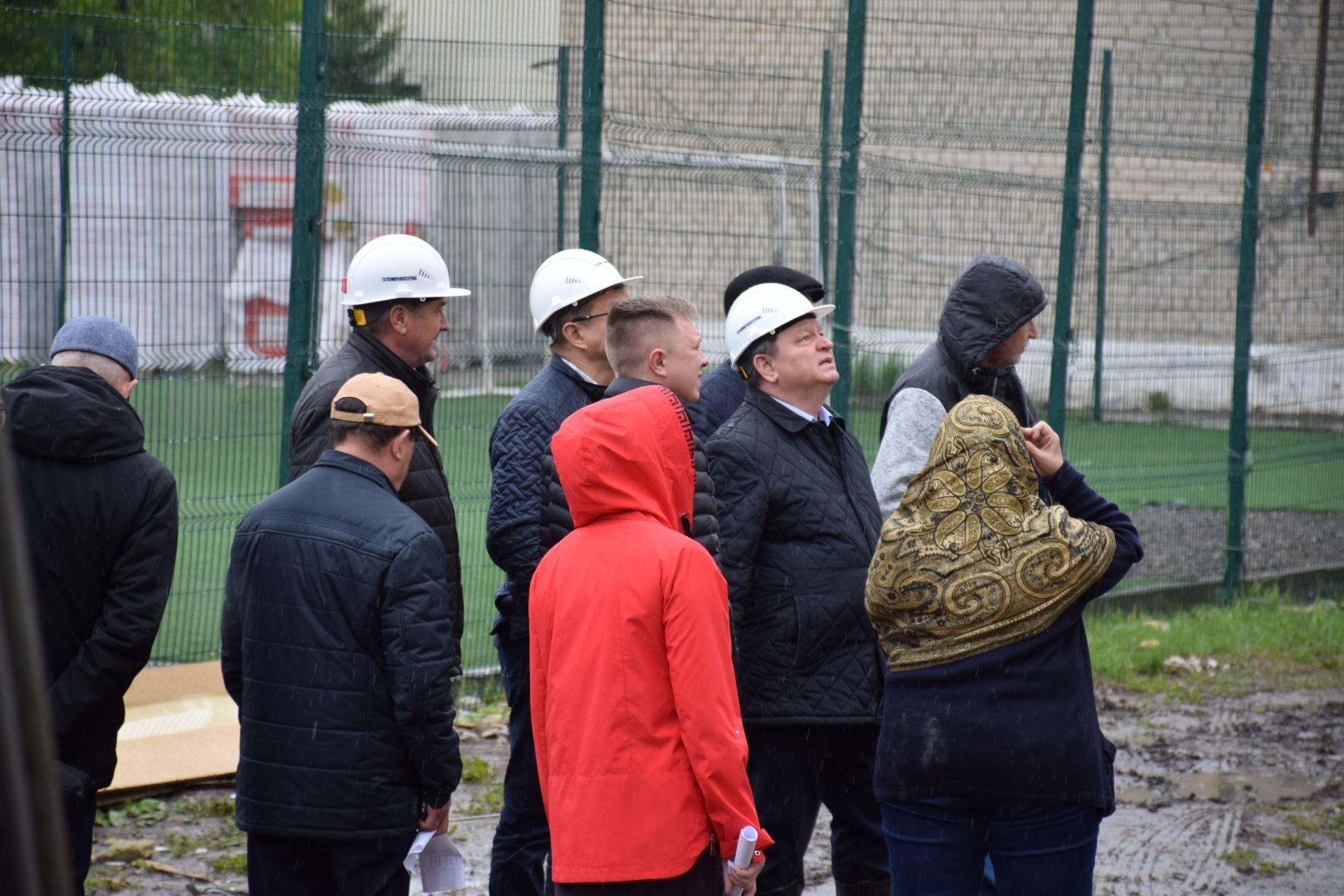 Глава Нурлатского района ознакомился с ходом капитального ремонта в городской школе №2