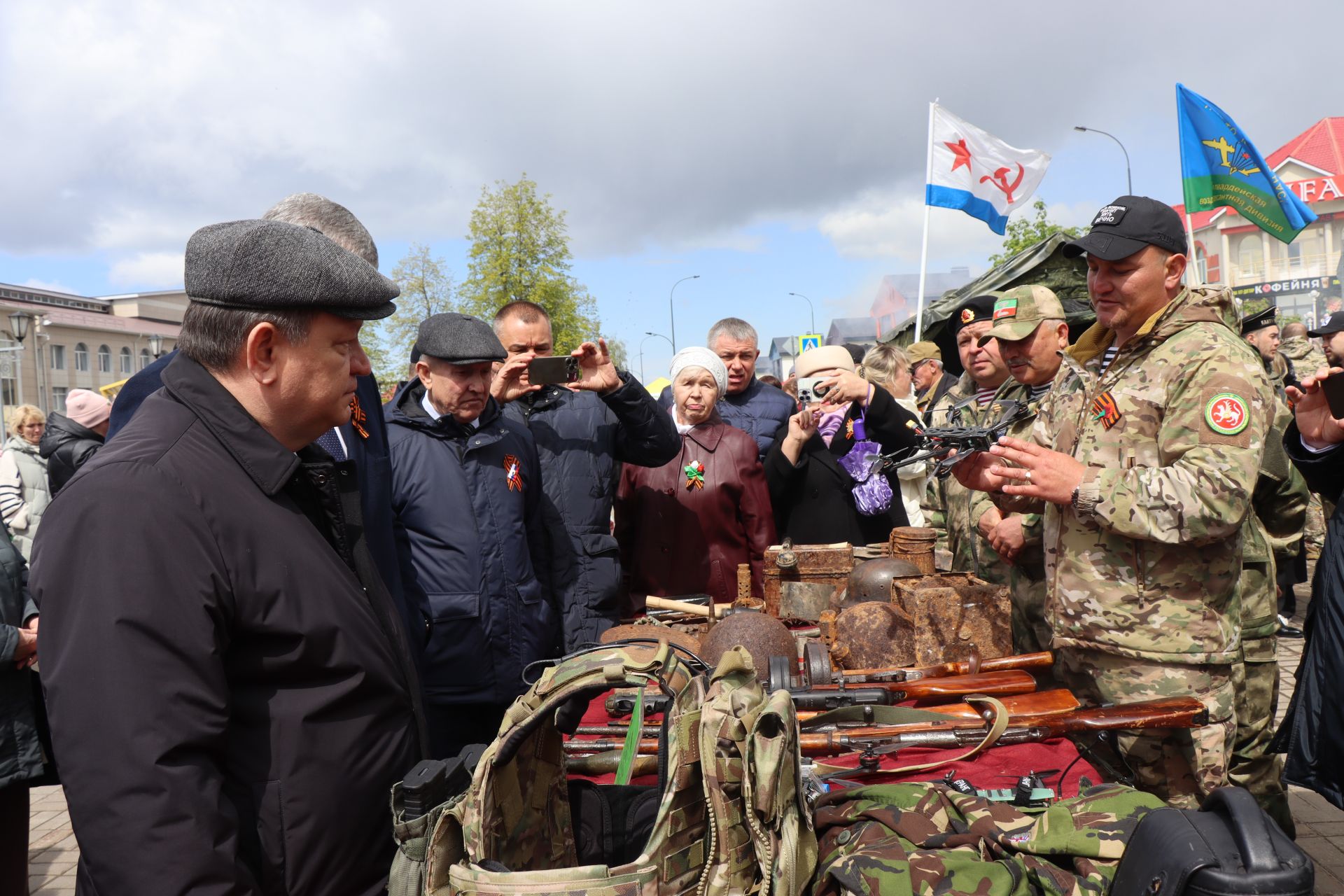 Глава Нурлатского района Дамир Ишкинеев в День Победы встретился с бойцами СВО