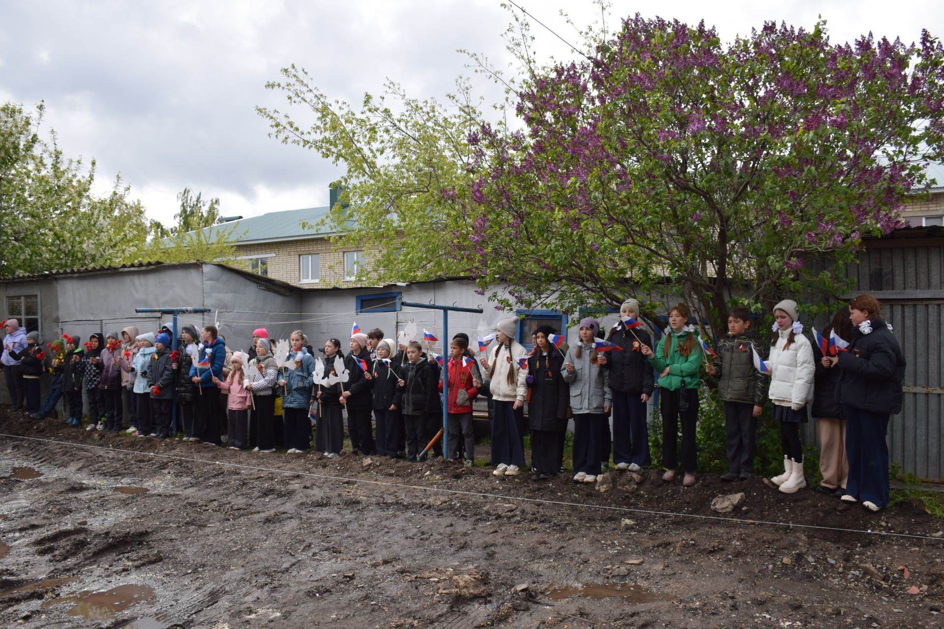 В Нурлате юнармейцы маршем прошли под окнами участника Великой Отечественной войны