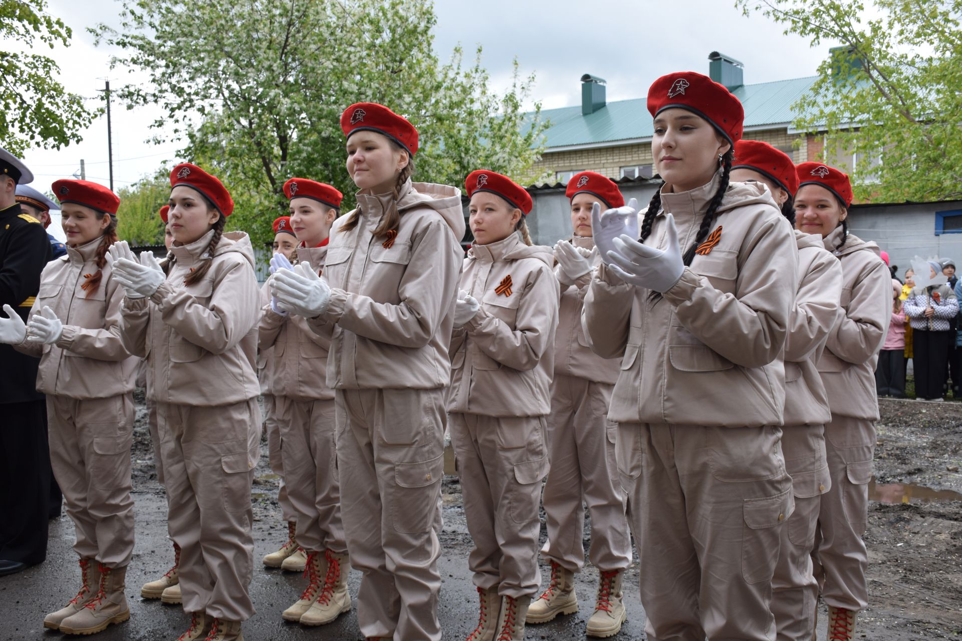 В Нурлате юнармейцы маршем прошли под окнами участника Великой Отечественной войны