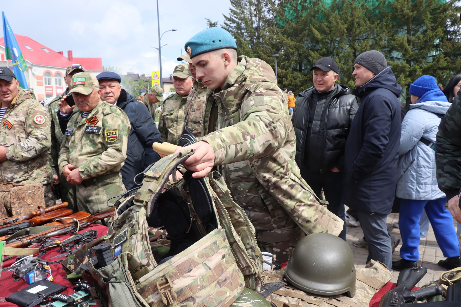 Глава Нурлатского района Дамир Ишкинеев в День Победы встретился с бойцами СВО