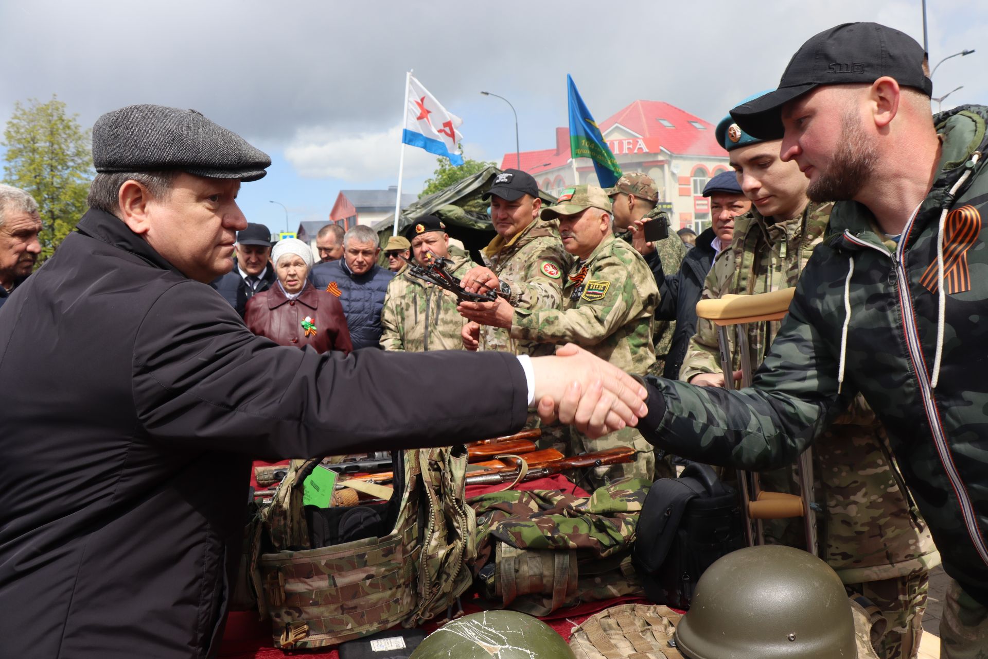 Глава Нурлатского района Дамир Ишкинеев в День Победы встретился с бойцами СВО