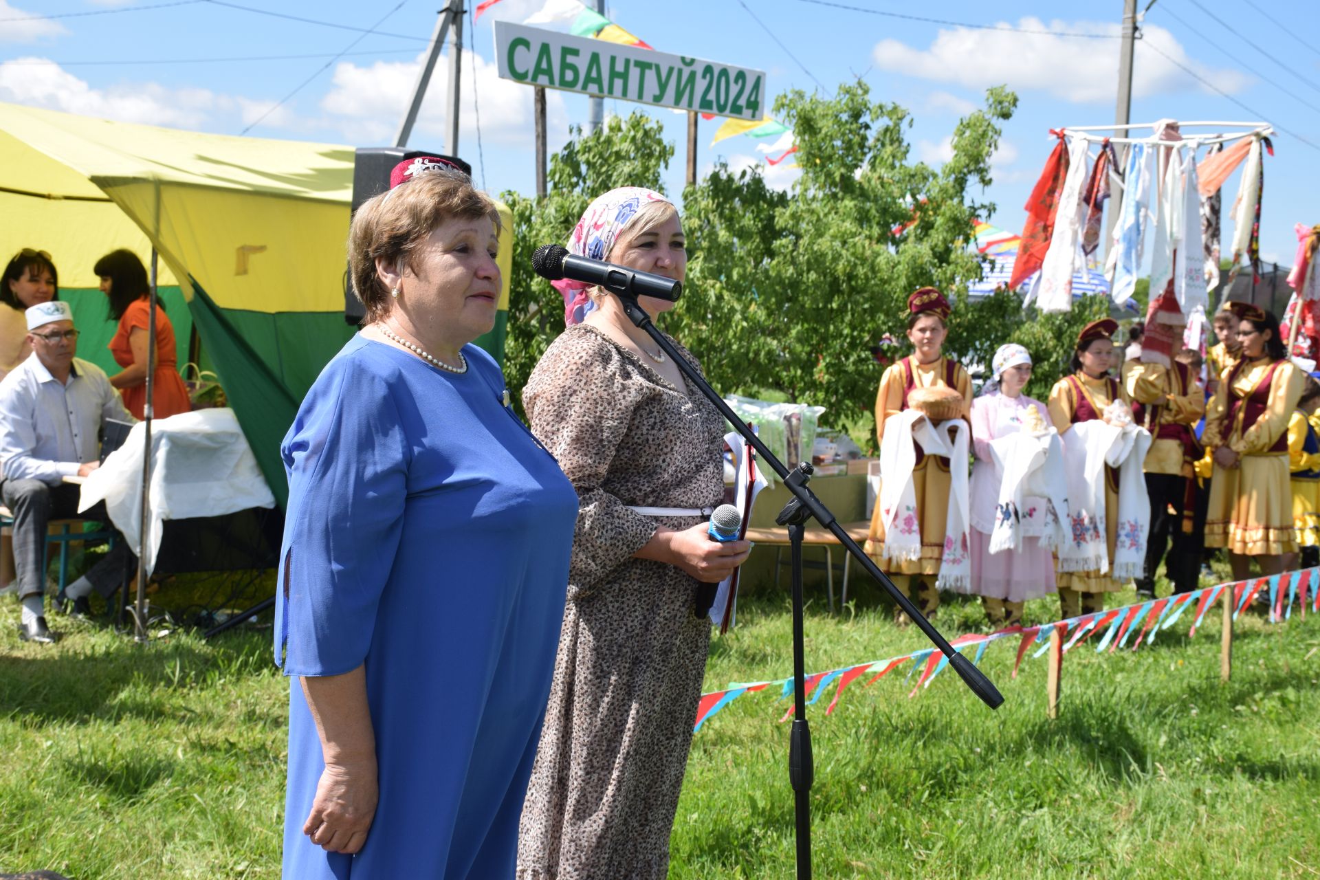 94-летняя Ркия Минвалиева приняла участие в состязаниях на празднике Сабантуй в деревне Бикулово