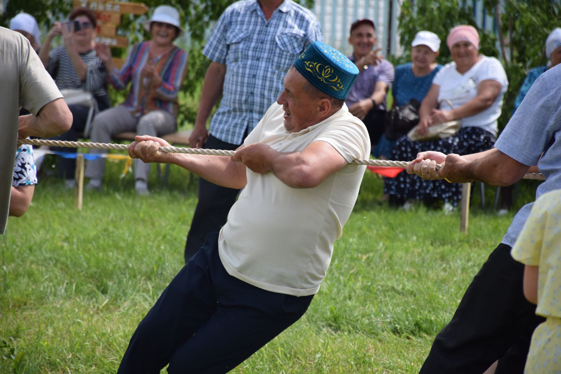 94-летняя Ркия Минвалиева приняла участие в состязаниях на празднике Сабантуй в деревне Бикулово