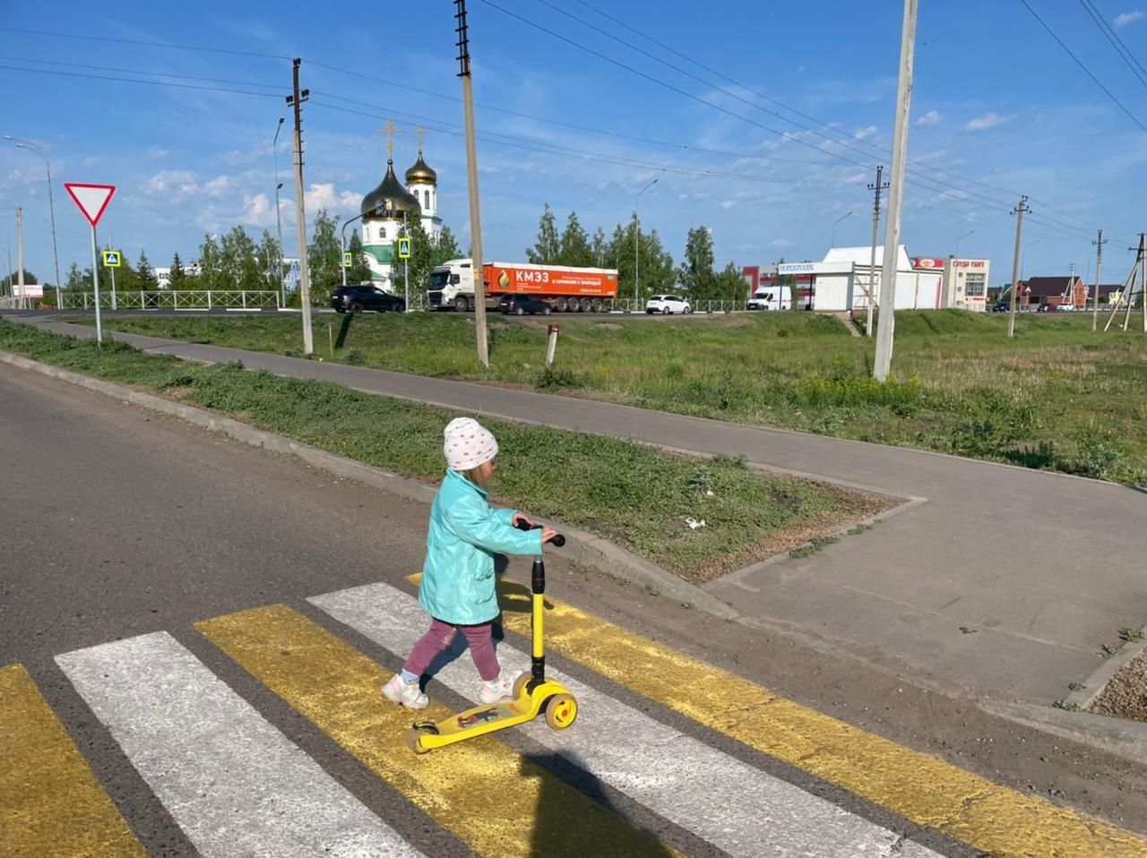 Воспитанники Нурлатского детского сада «Буратино» ПДД изучают на практике