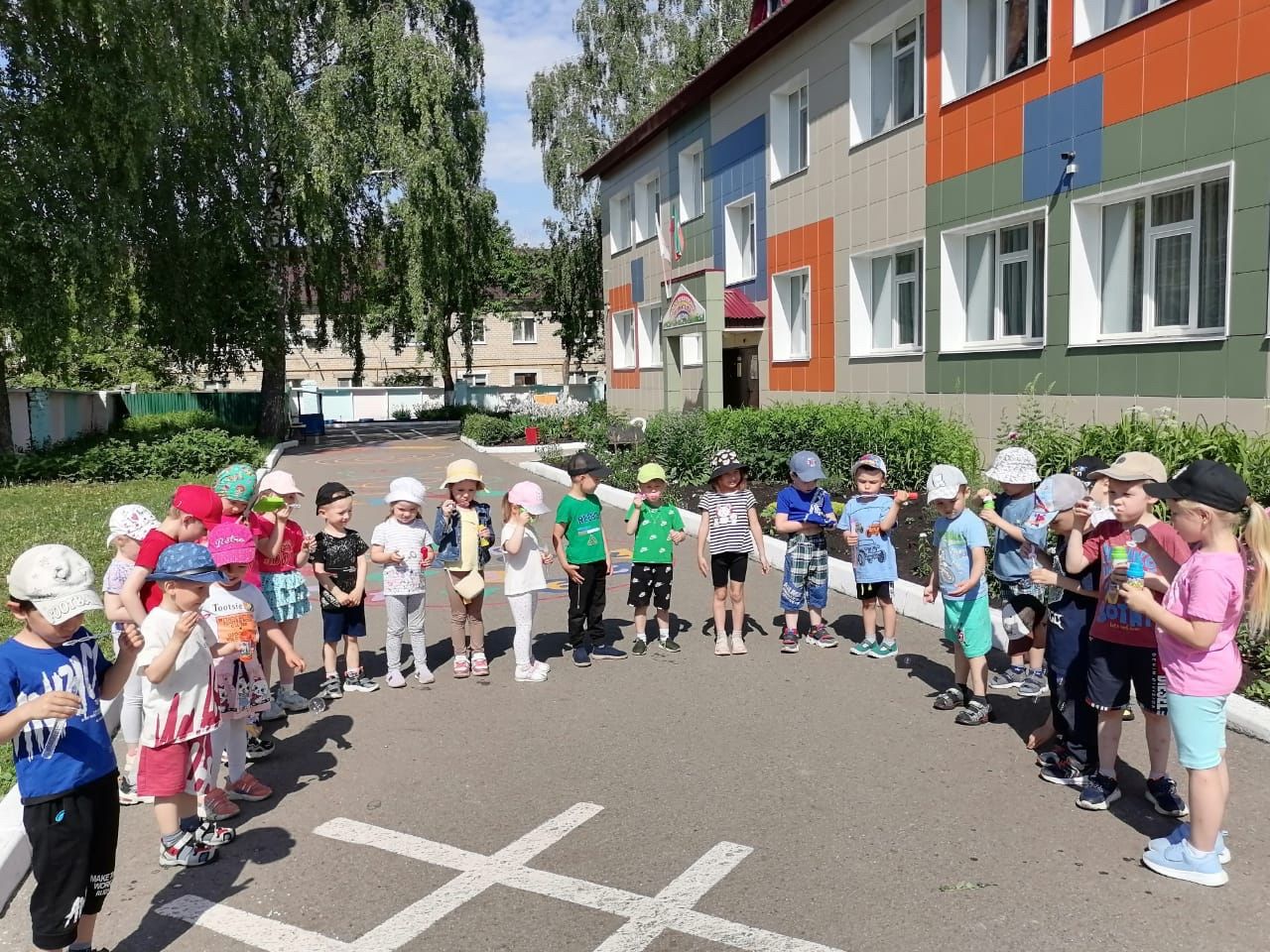 В Нурлатском детском саду «Росинка» летом мероприятия проходят на свежем воздухе