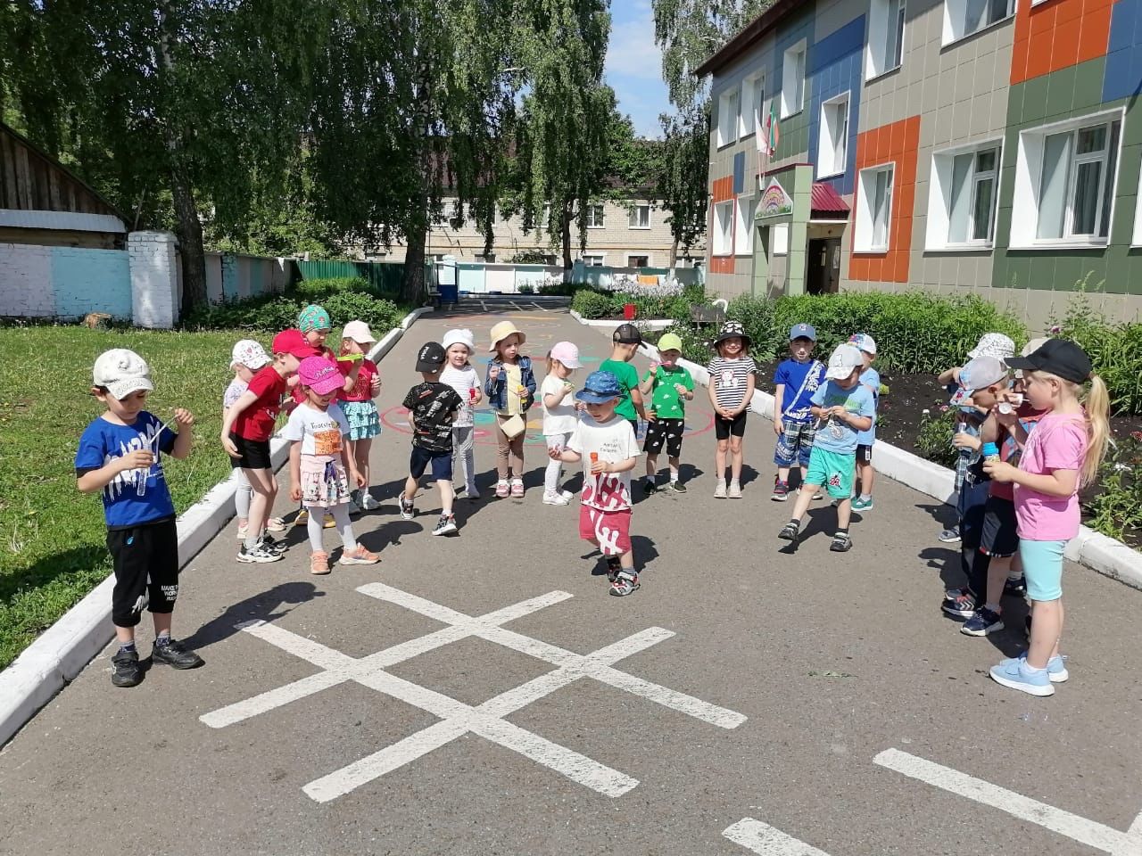 В Нурлатском детском саду «Росинка» летом мероприятия проходят на свежем воздухе