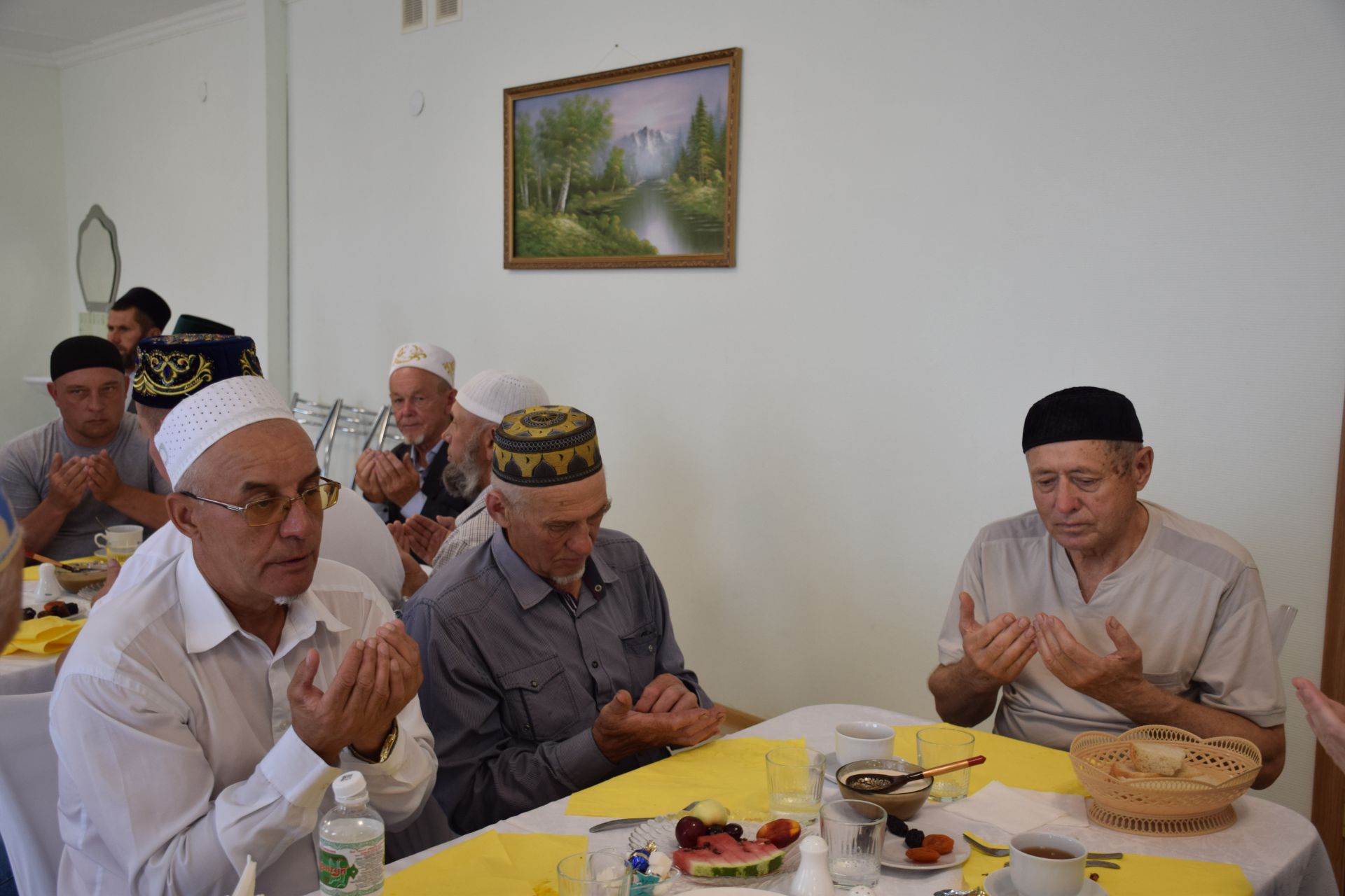 В Нурлате состоялась встреча с паломниками, вернувшимися с хаджа (фоторепортаж)