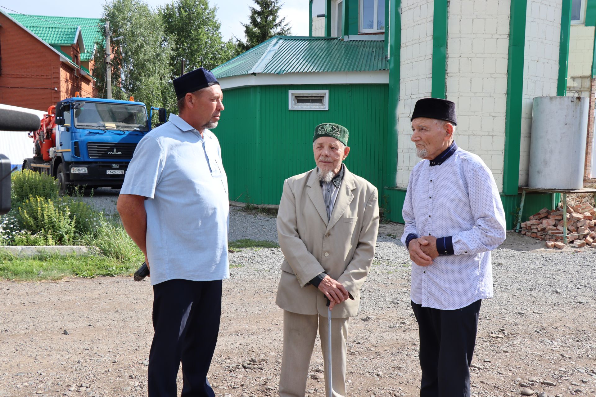 В центральной мечети города Нурлат идет ремонт: в скором времени обновится его тамбур