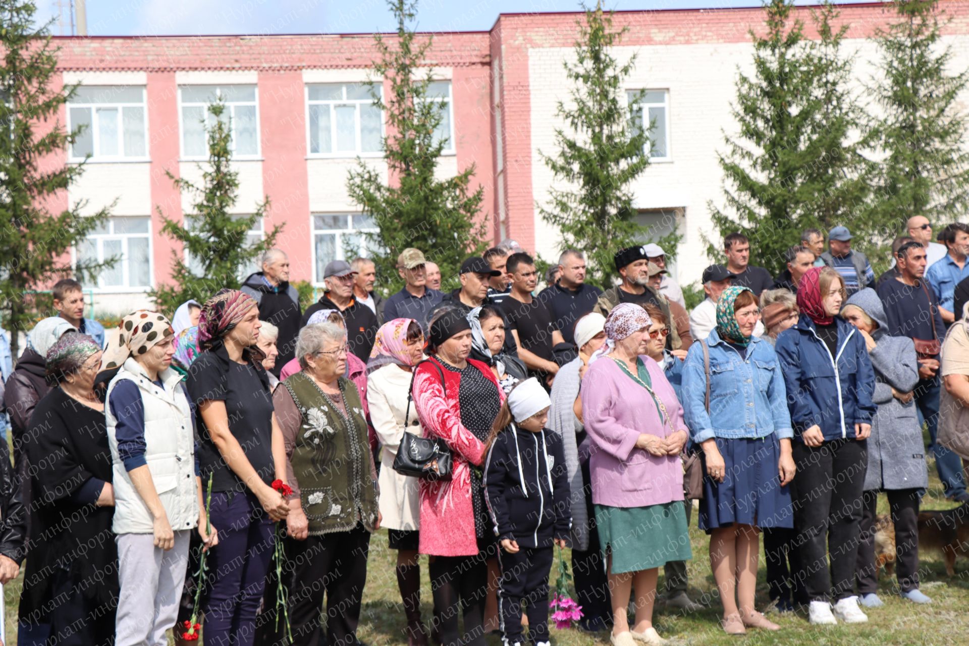 В Нурлатском районе простились с участником СВО