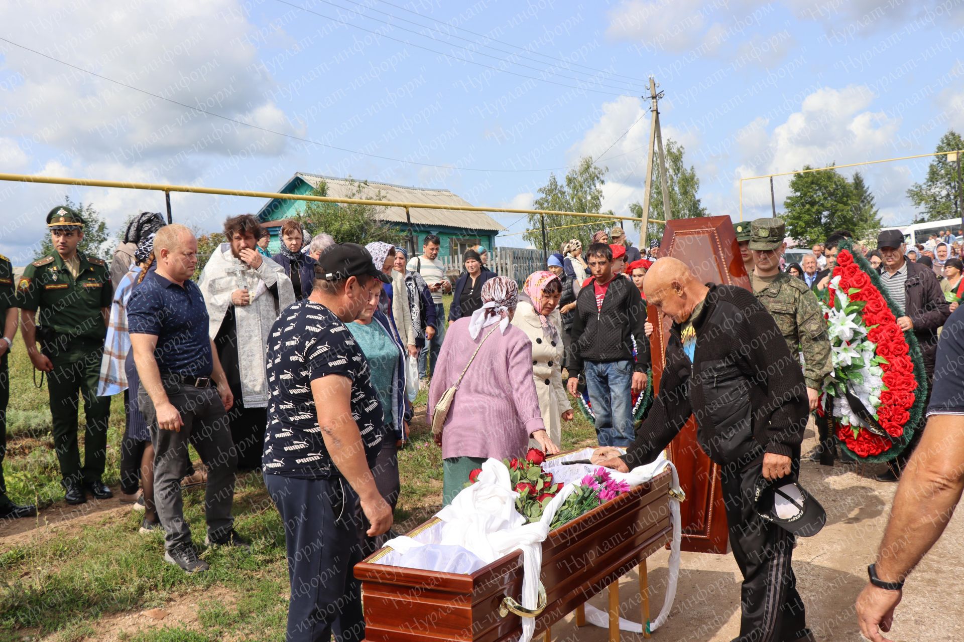 В Нурлатском районе простились с участником СВО