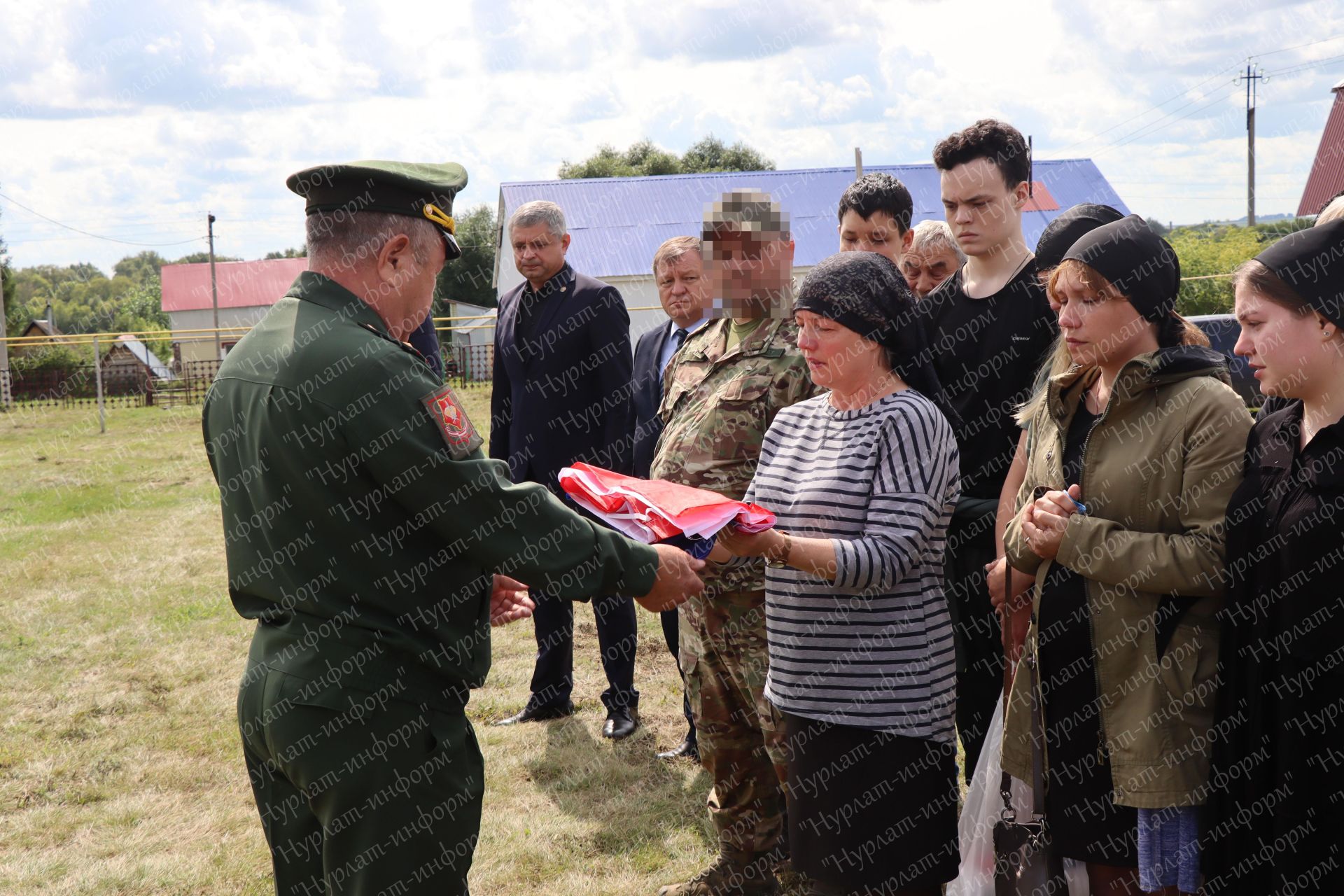 В Нурлатском районе простились с участником СВО