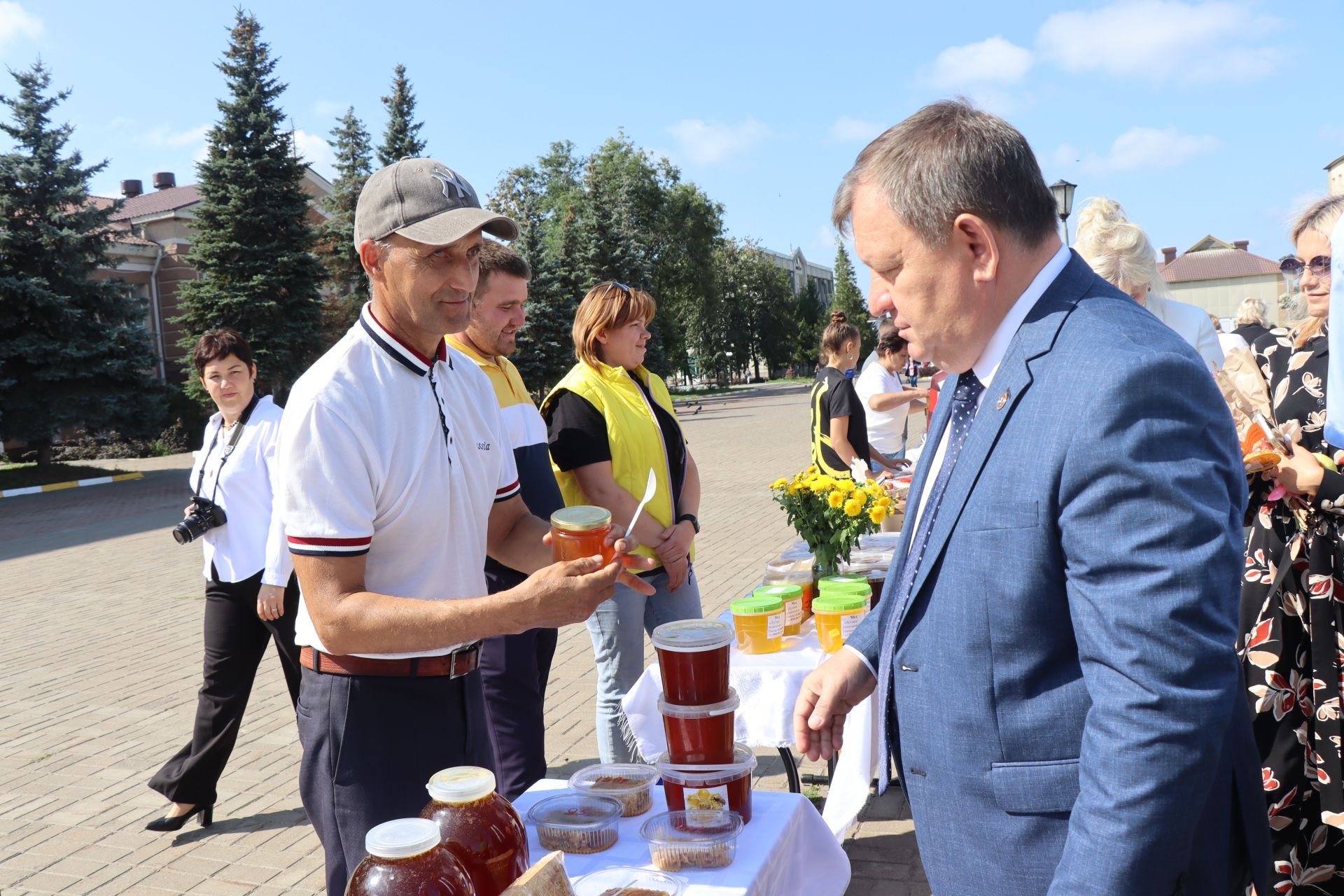 В Нурлате прошел традиционный фестиваль меда